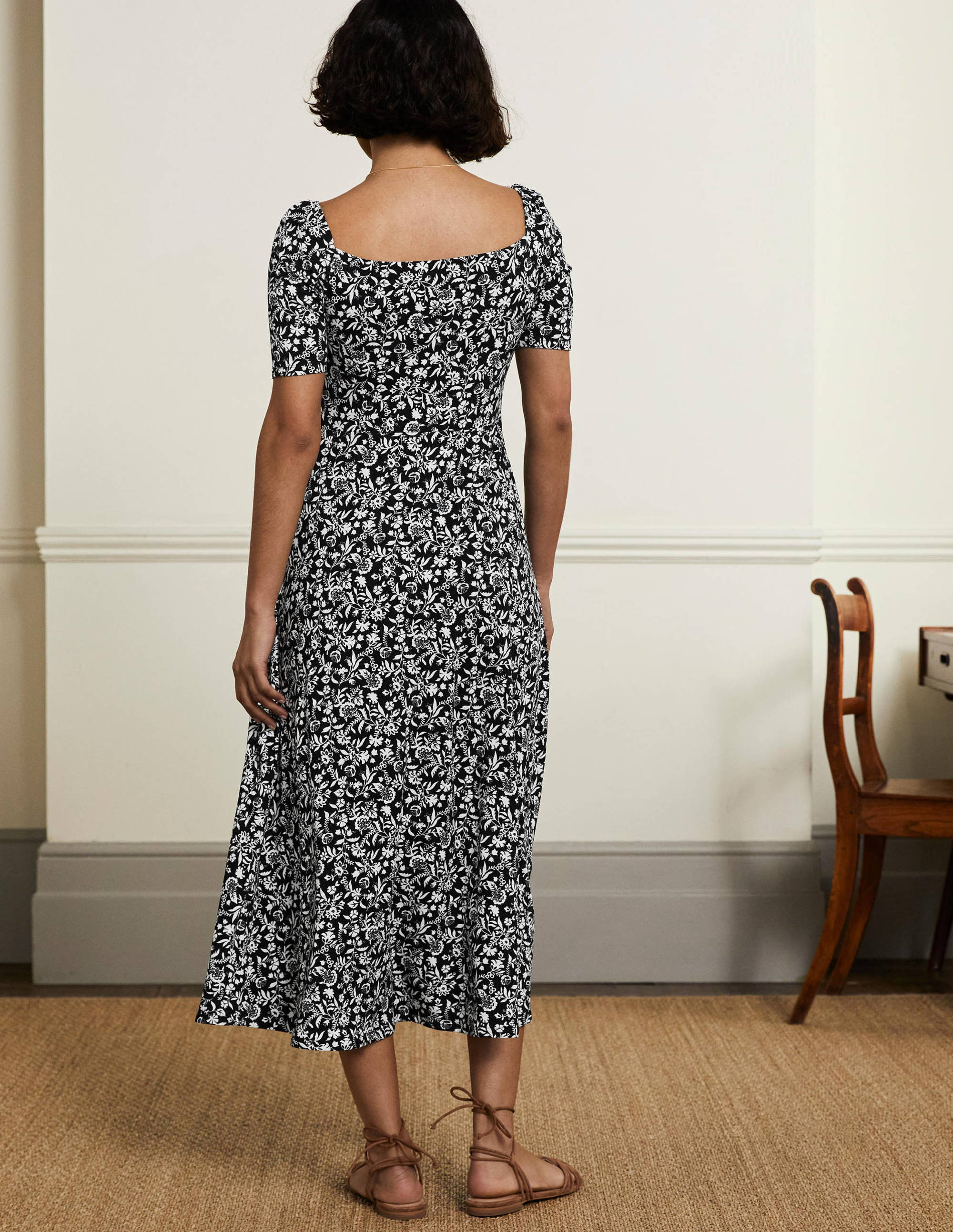 Jersey-Midikleid mit Herzausschnitt-Schwarz, Hübsches Blumenmuster - Image 3