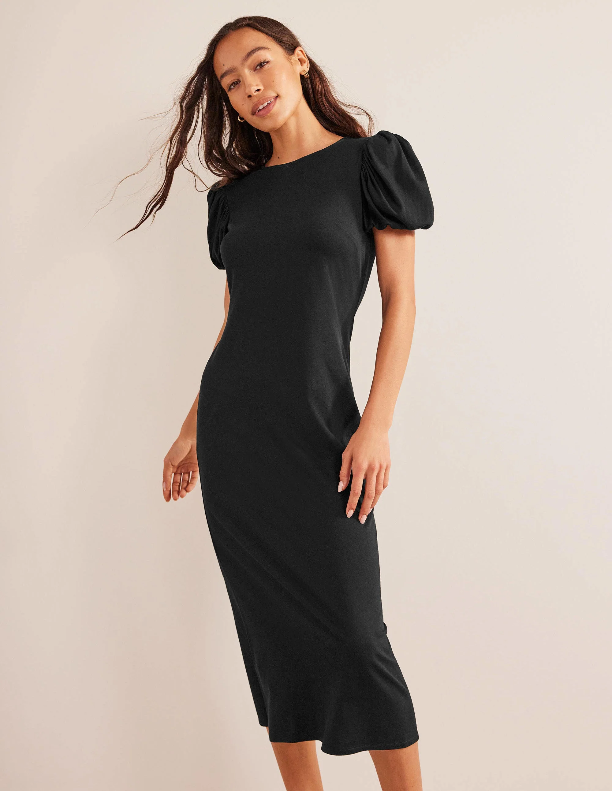 Jersey-Midikleid mit Puffärmeln-Schwarz - Image 5