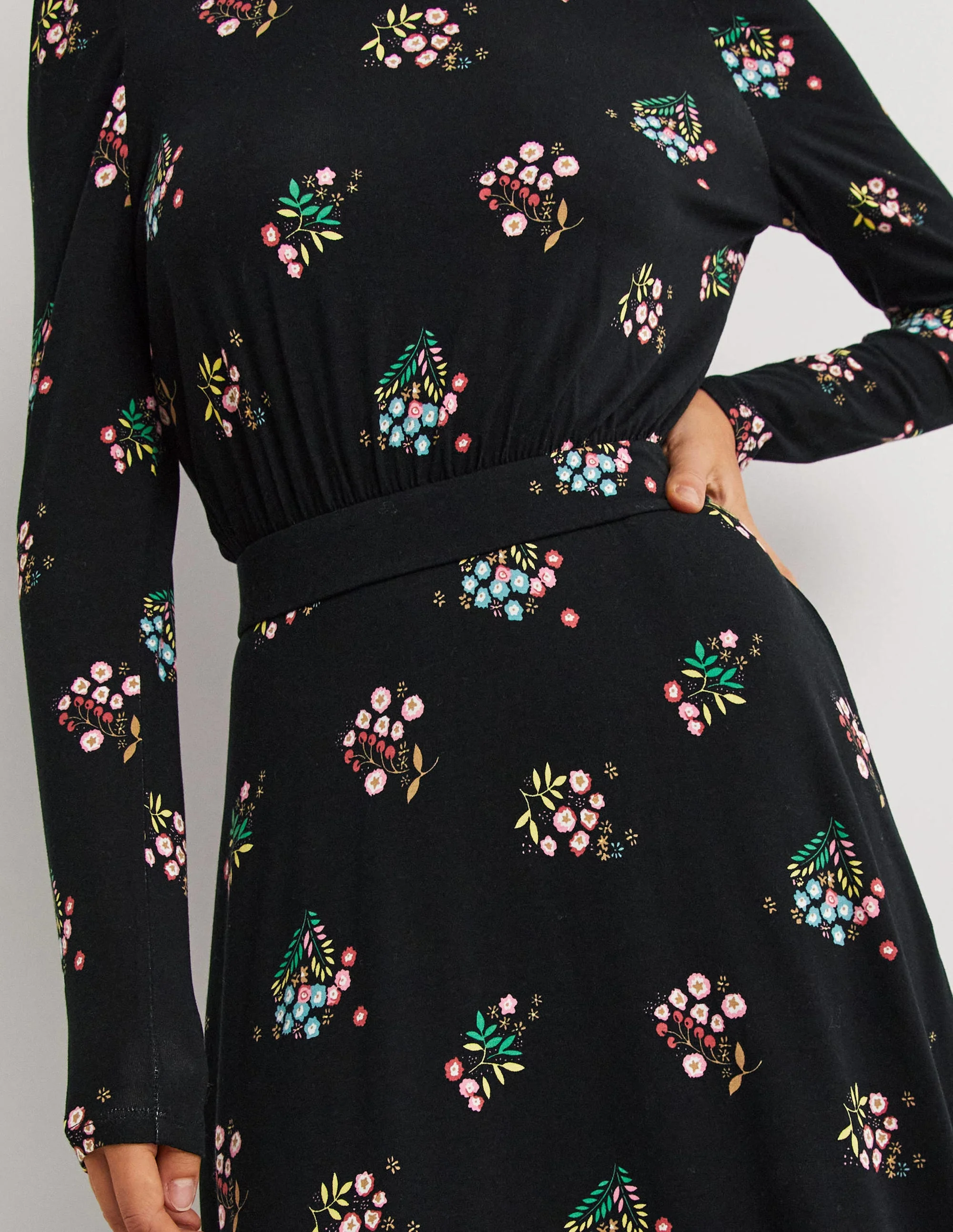 Jersey-Midikleid mit Puffärmeln-Schwarz, Zarte Zweige - Image 2