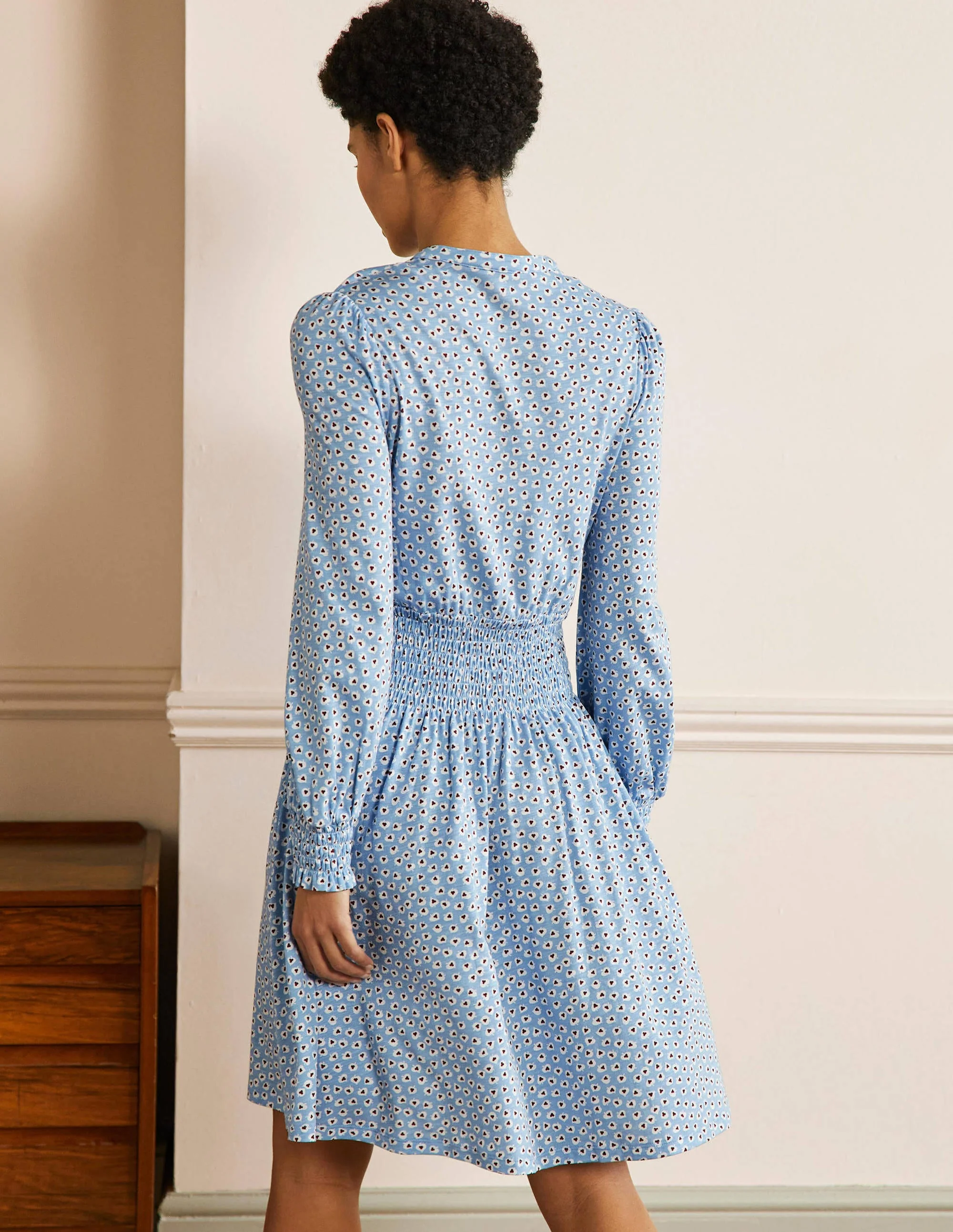 Jerseyhemdblusenkleid mit Smokdetail-Graublau, Herzförmiges Blatt - Image 3