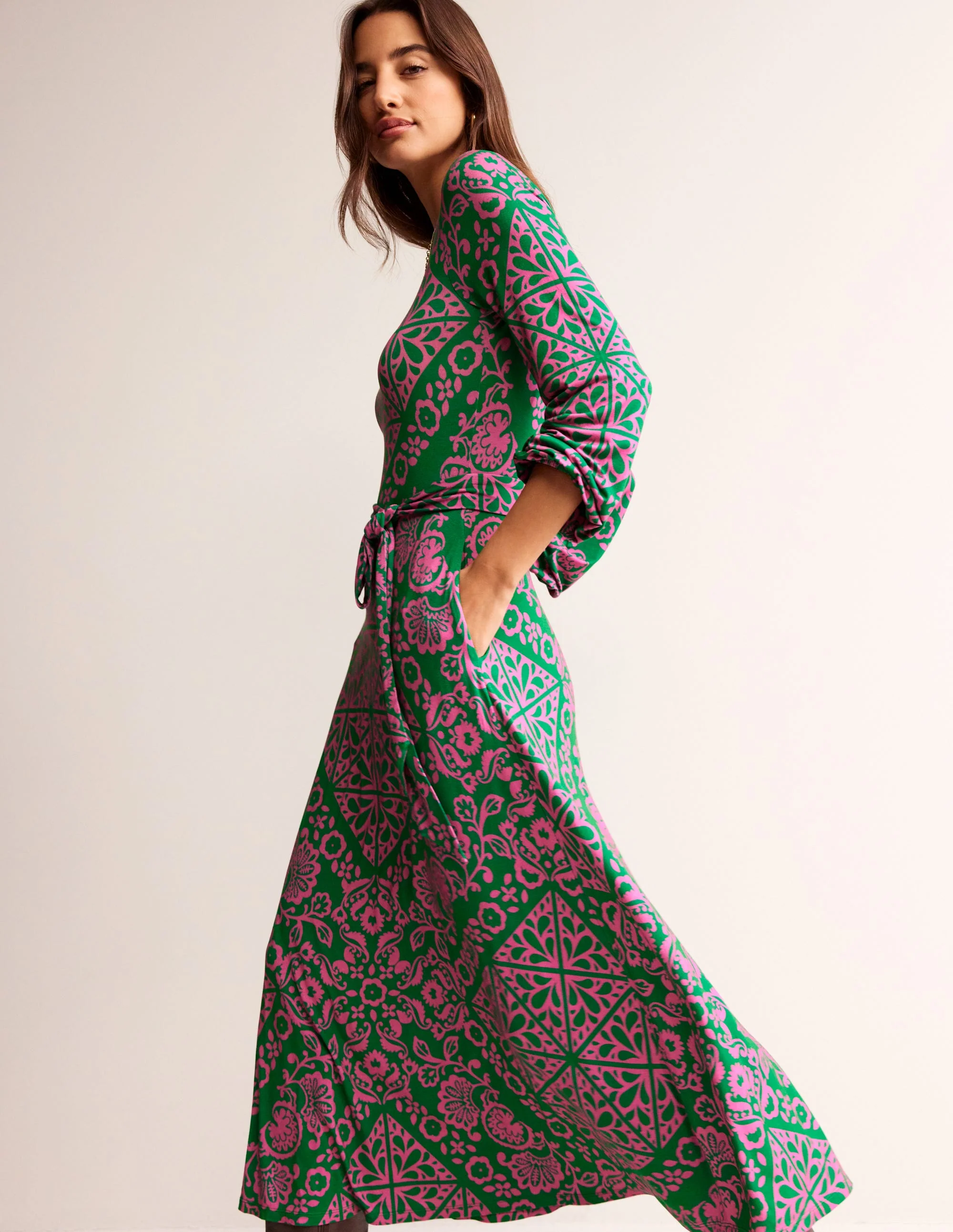 Jerseykleid mit Druckmotiv-Grün, Mosaik-Terrasse