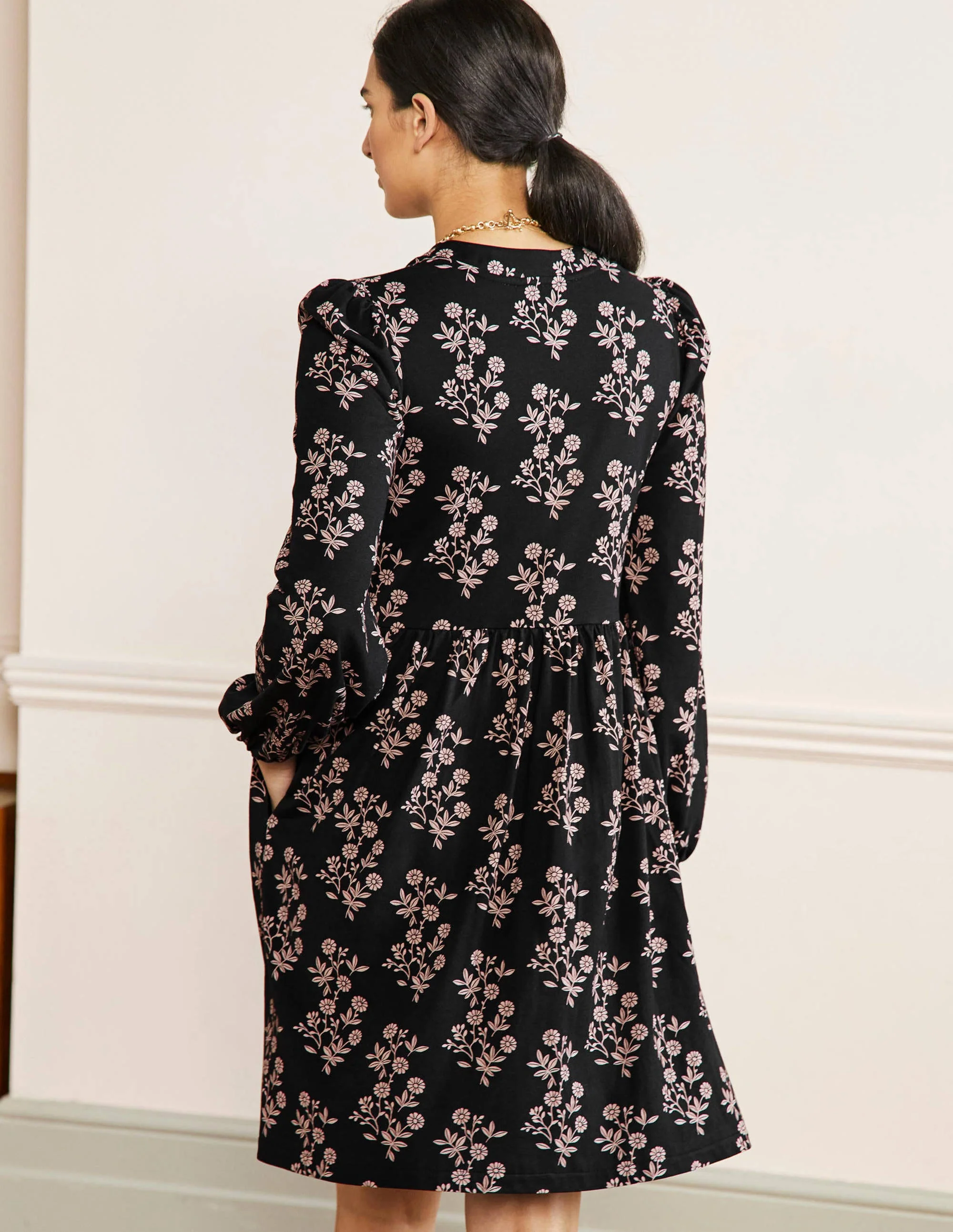 Jerseykleid mit durchgängiger Knopfleiste-Schwarz, Gruppierte Blätter - Image 3
