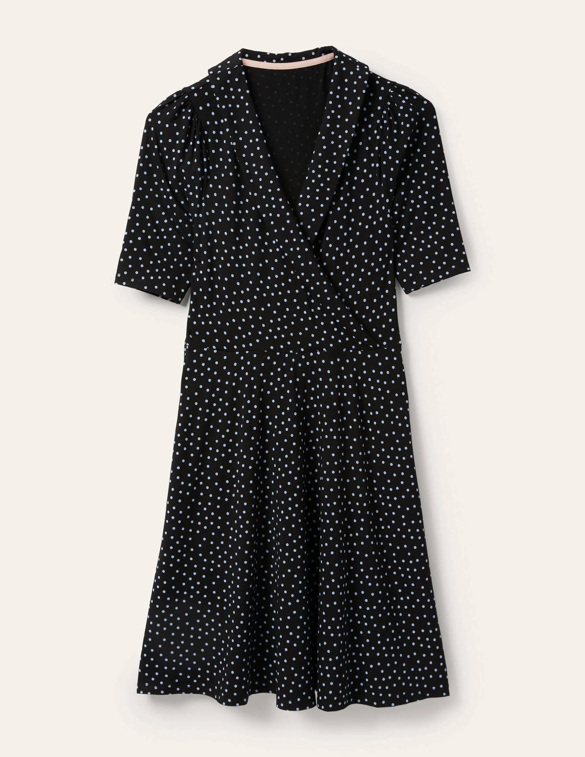 Jerseykleid mit fixierter Wickeloptik-Black Scattered Spot - Image 5