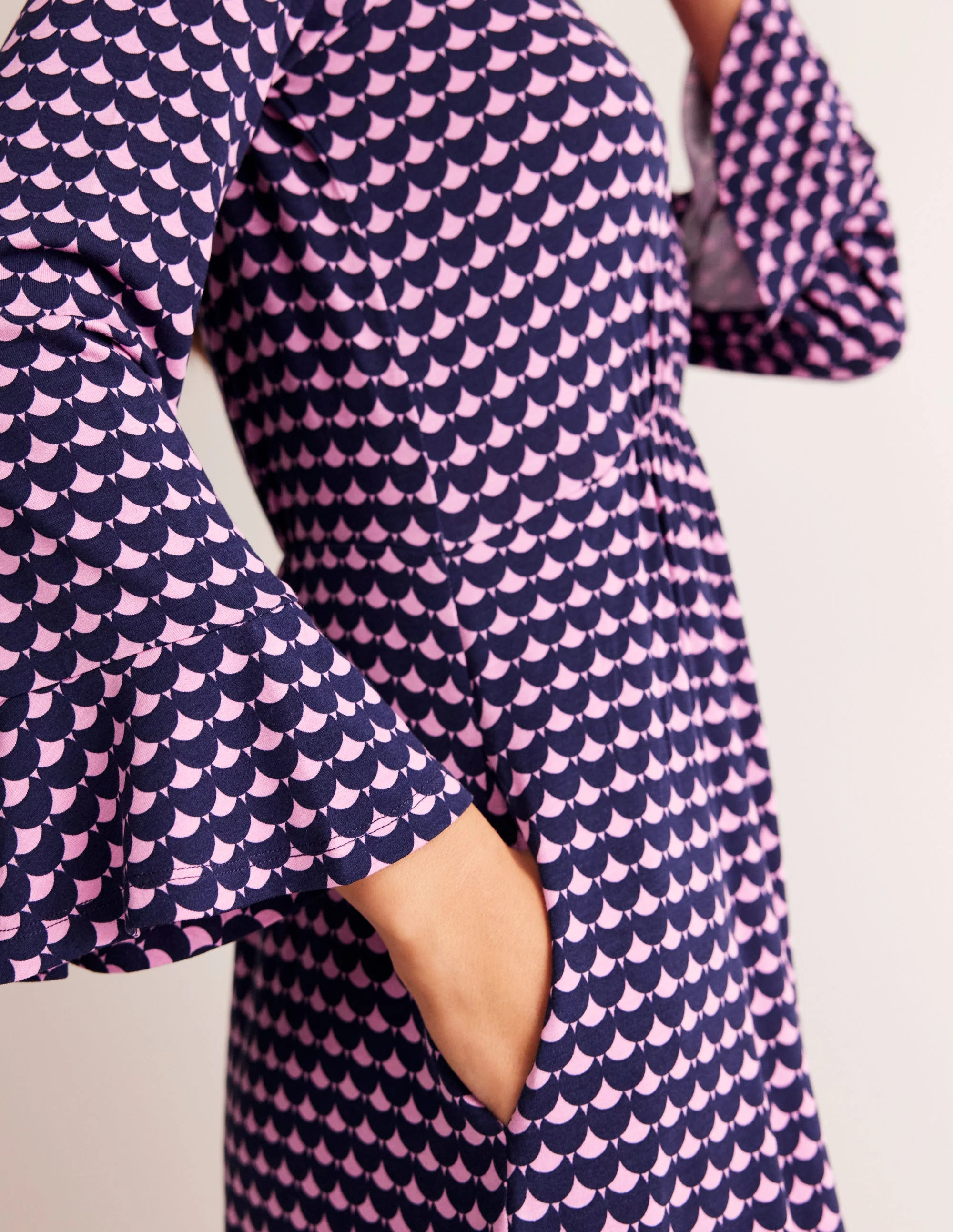 Jerseykleid mit Trompetenärmeln-Sorbet, Halbmondstempel - Image 2