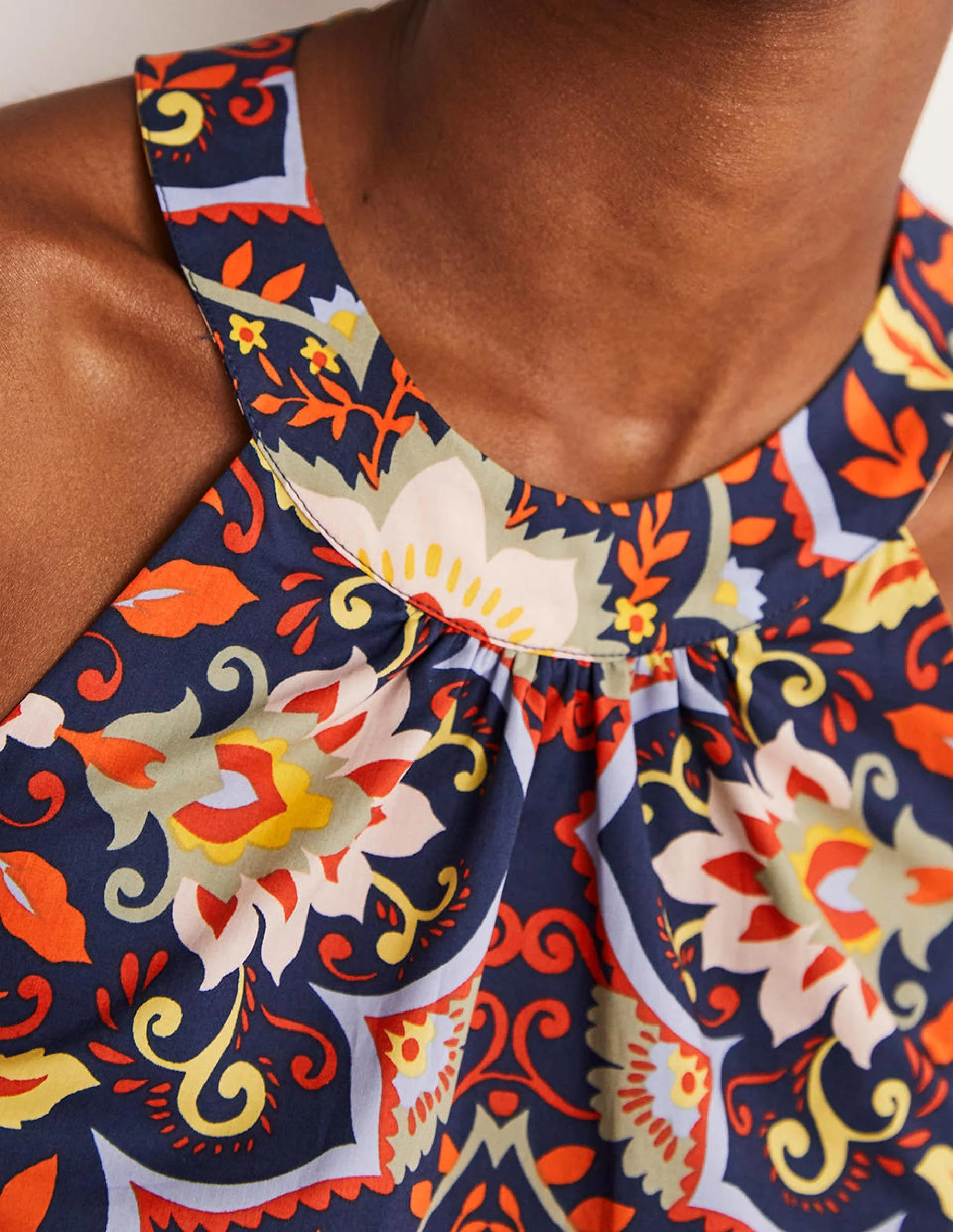Jessica Farblich abgestimmtes Neckholder-Top-Französisches Navy, Bloomsbury-Muster - Image 2