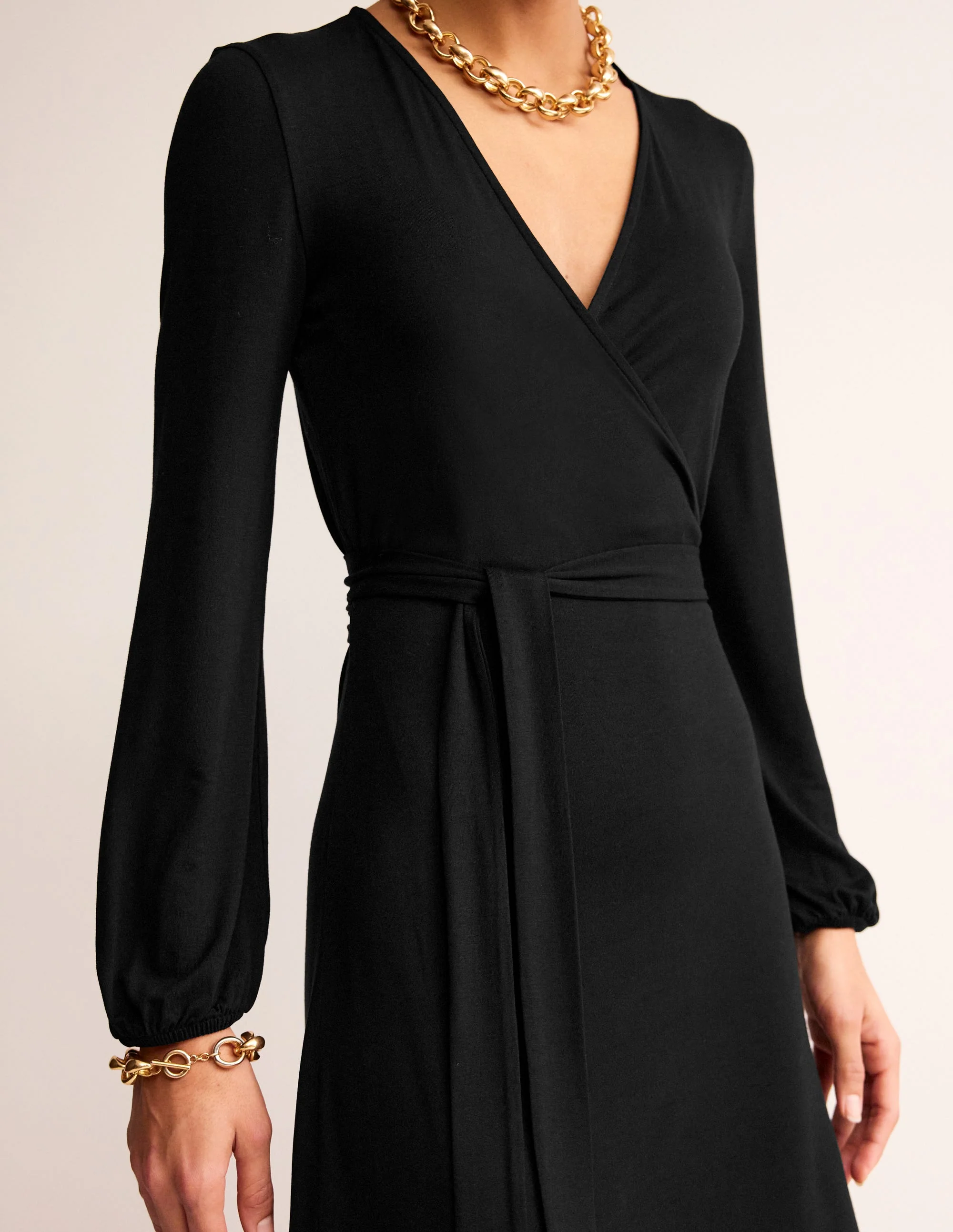 Joanna Midi-Wickelkleid aus Jersey-Schwarz - Image 2