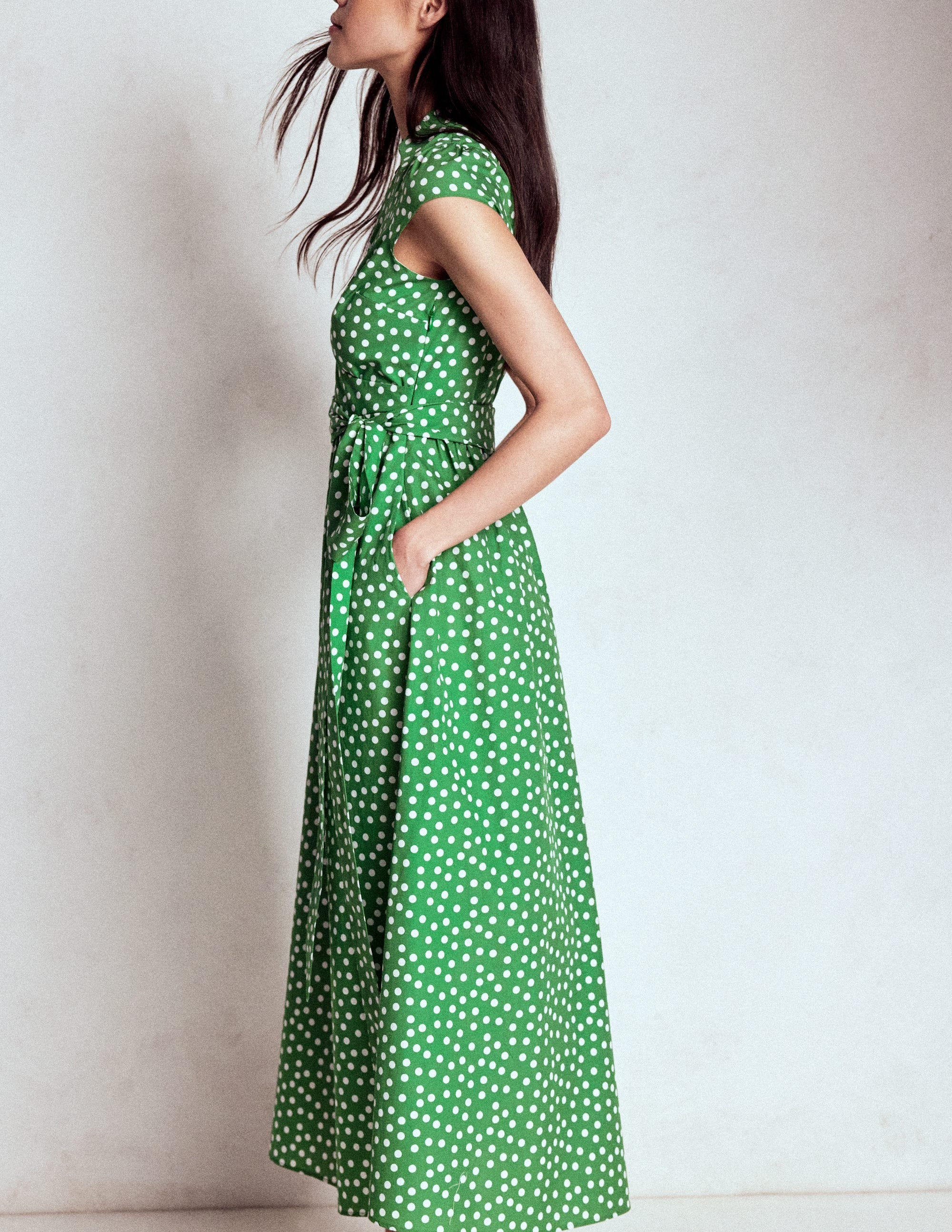 Julia Midi-Wickelkleid aus Baumwolle-Hochlandgrün, Gemalte Tupfen - Image 4