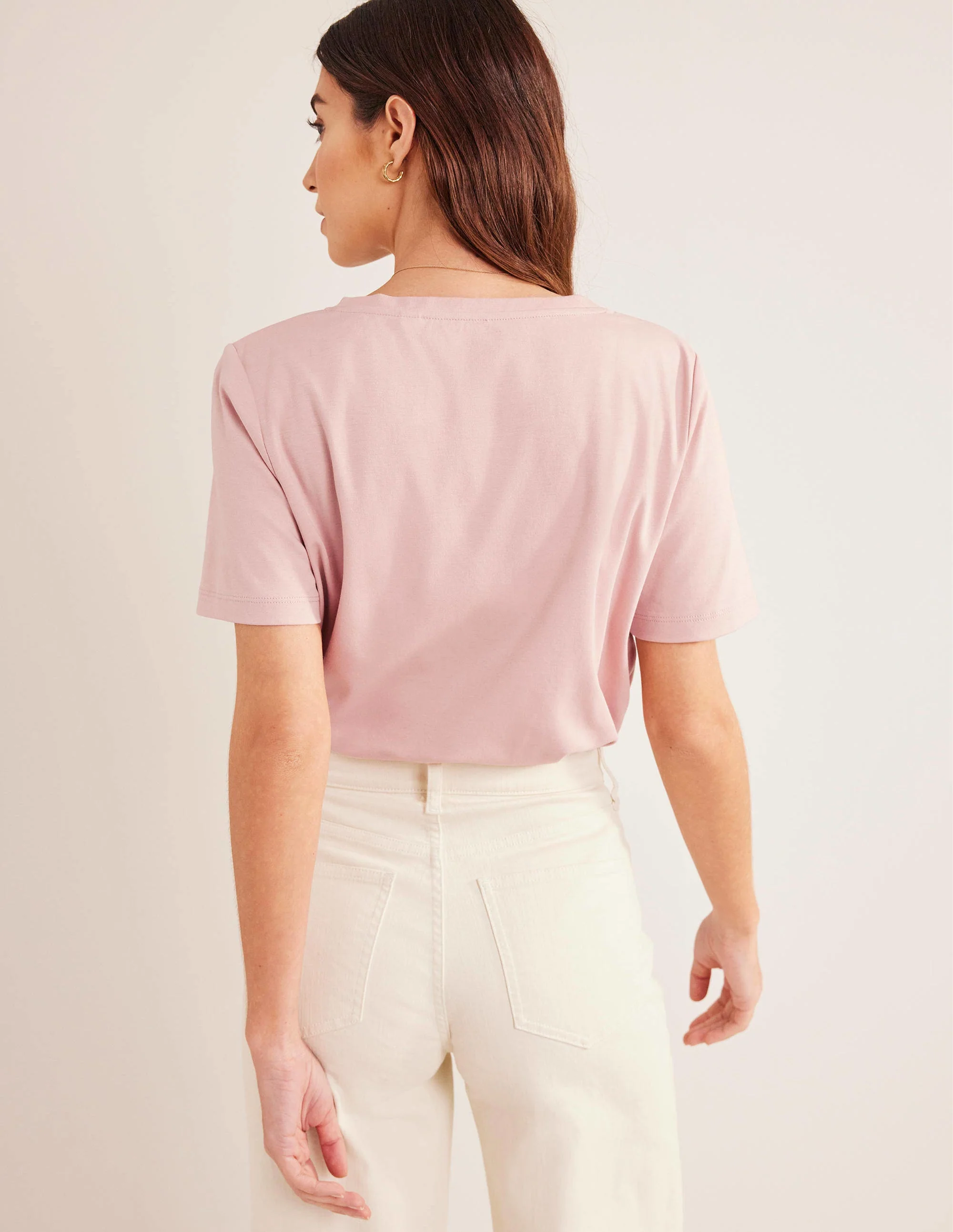Kastenförmiges T-Shirt mit V-Ausschnitt-Milchshake - Image 3