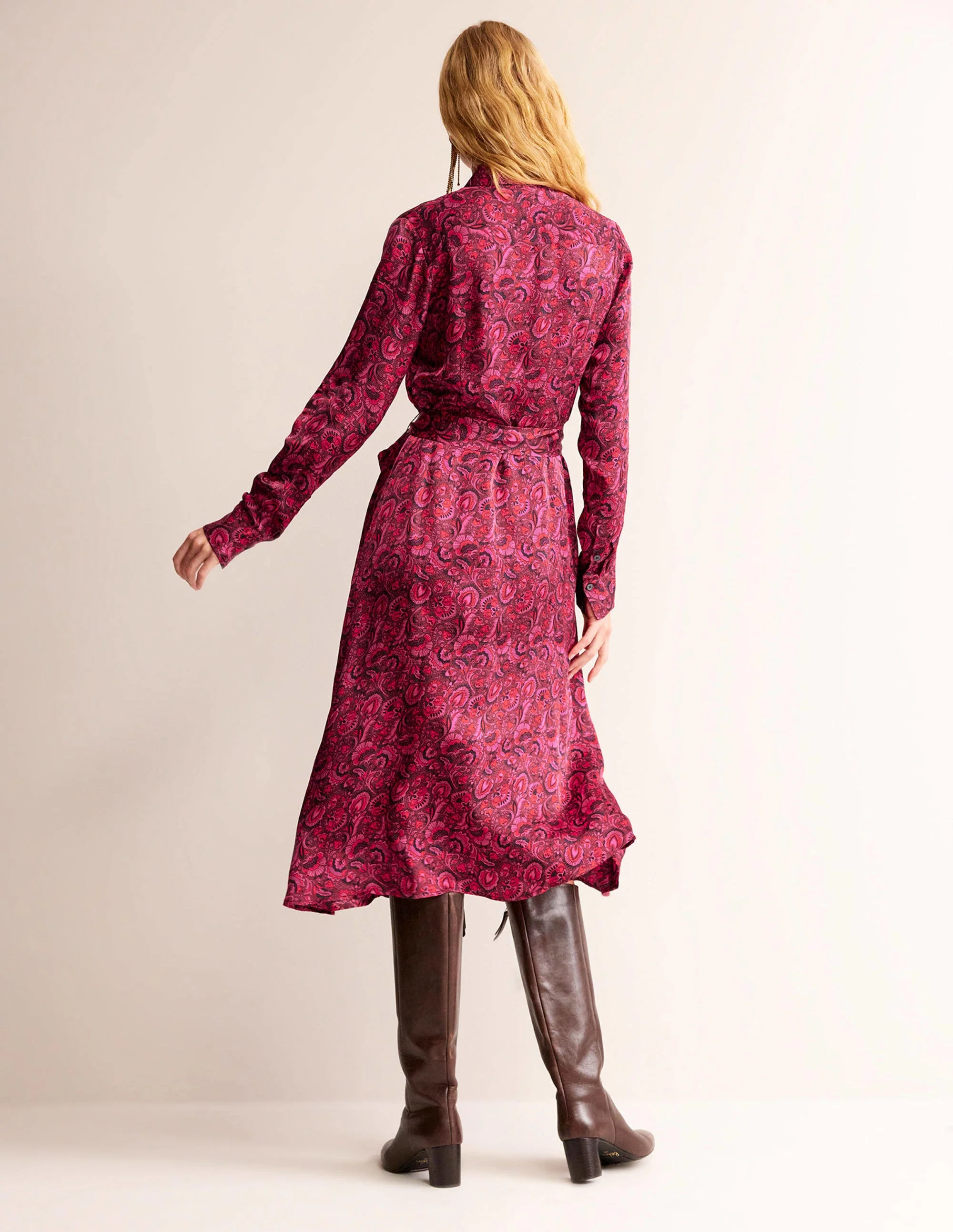 Kate Hemdblusenkleid aus Satin-Burgunderrot, Blumenladen - Image 3