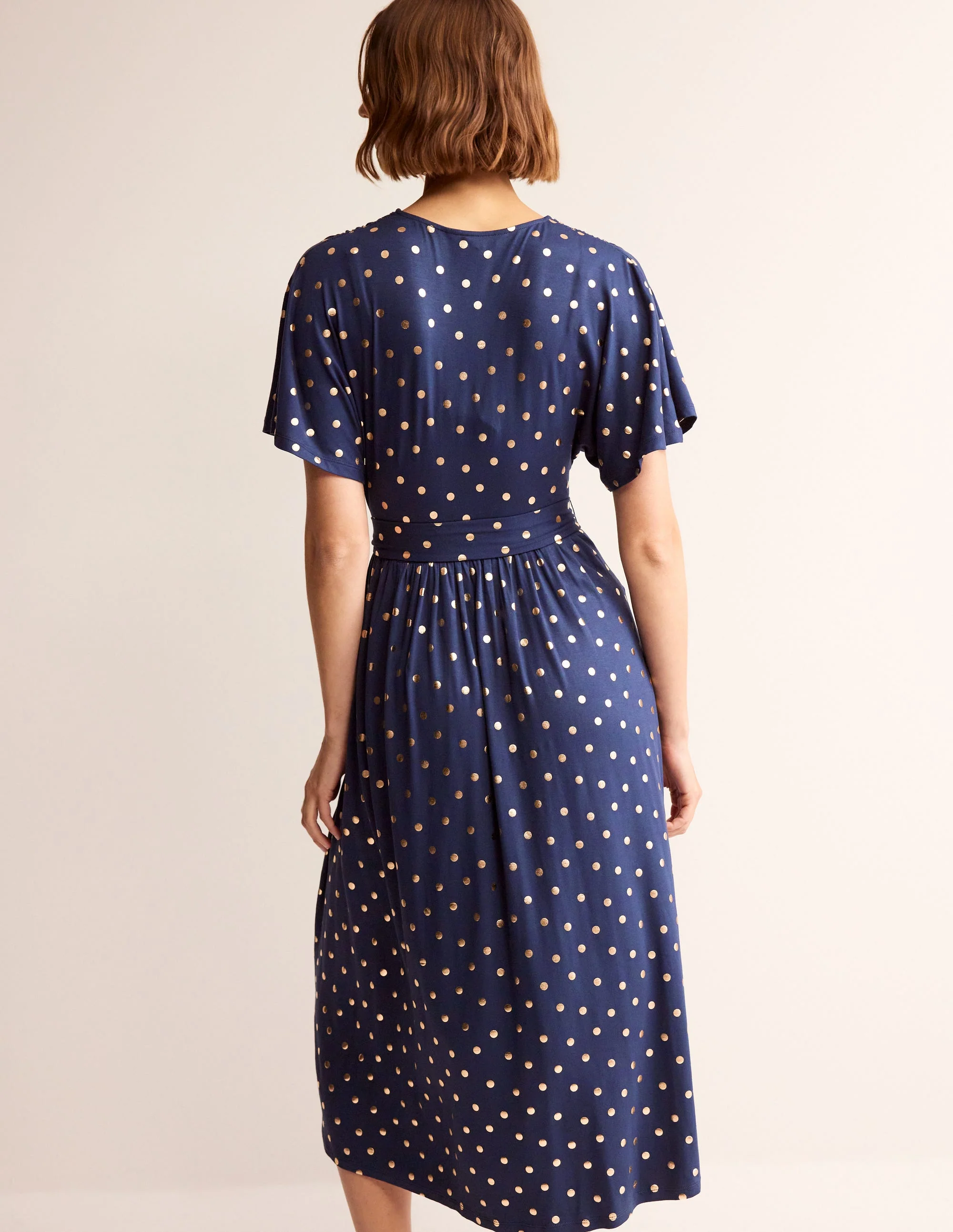 Kimono-Wickelkleid aus Jersey in Midilänge-Marineblau, Verstreute Folienpunkte - Image 3