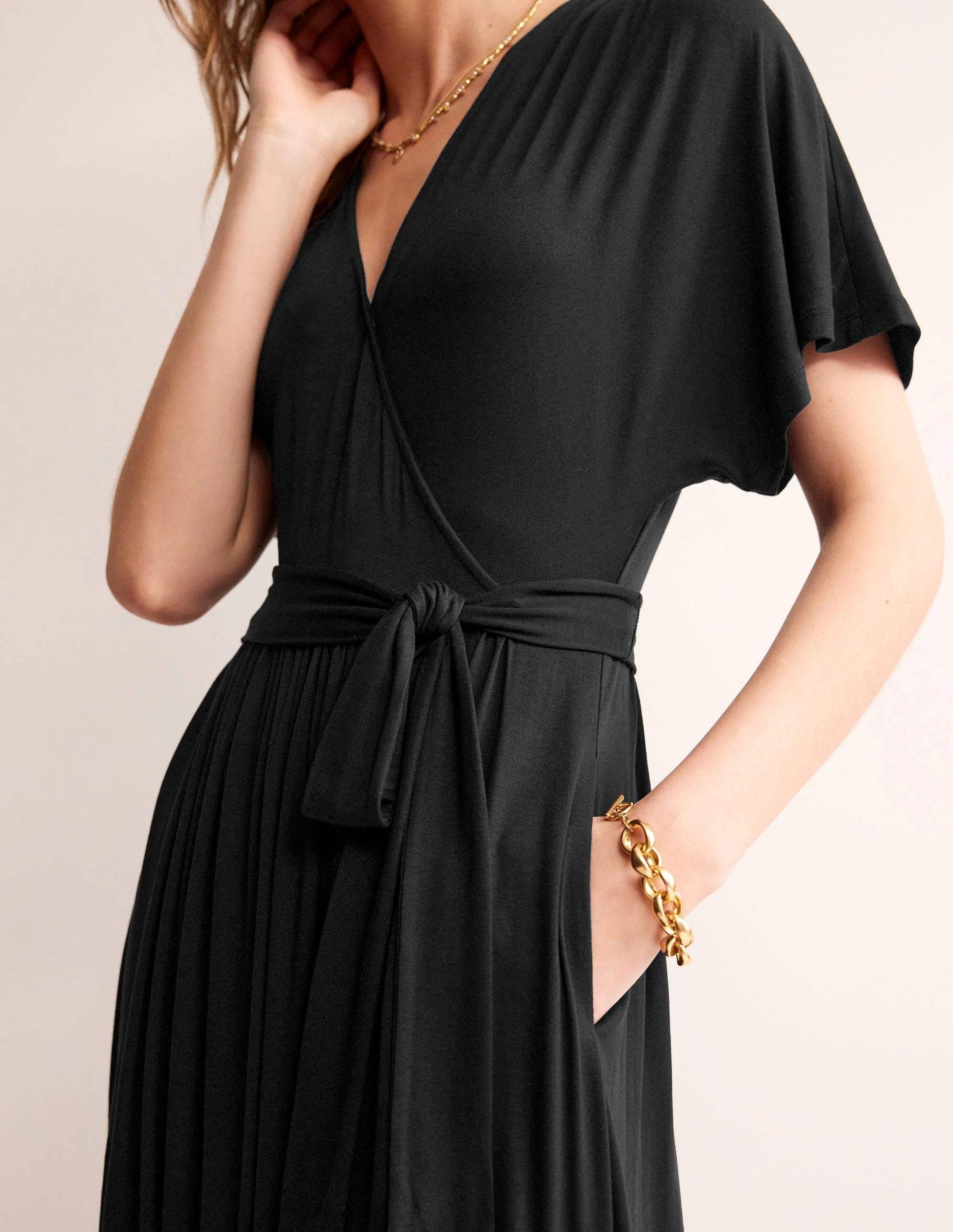 Kimono-Wickelkleid aus Jersey in Midilänge-Schwarz - Image 2