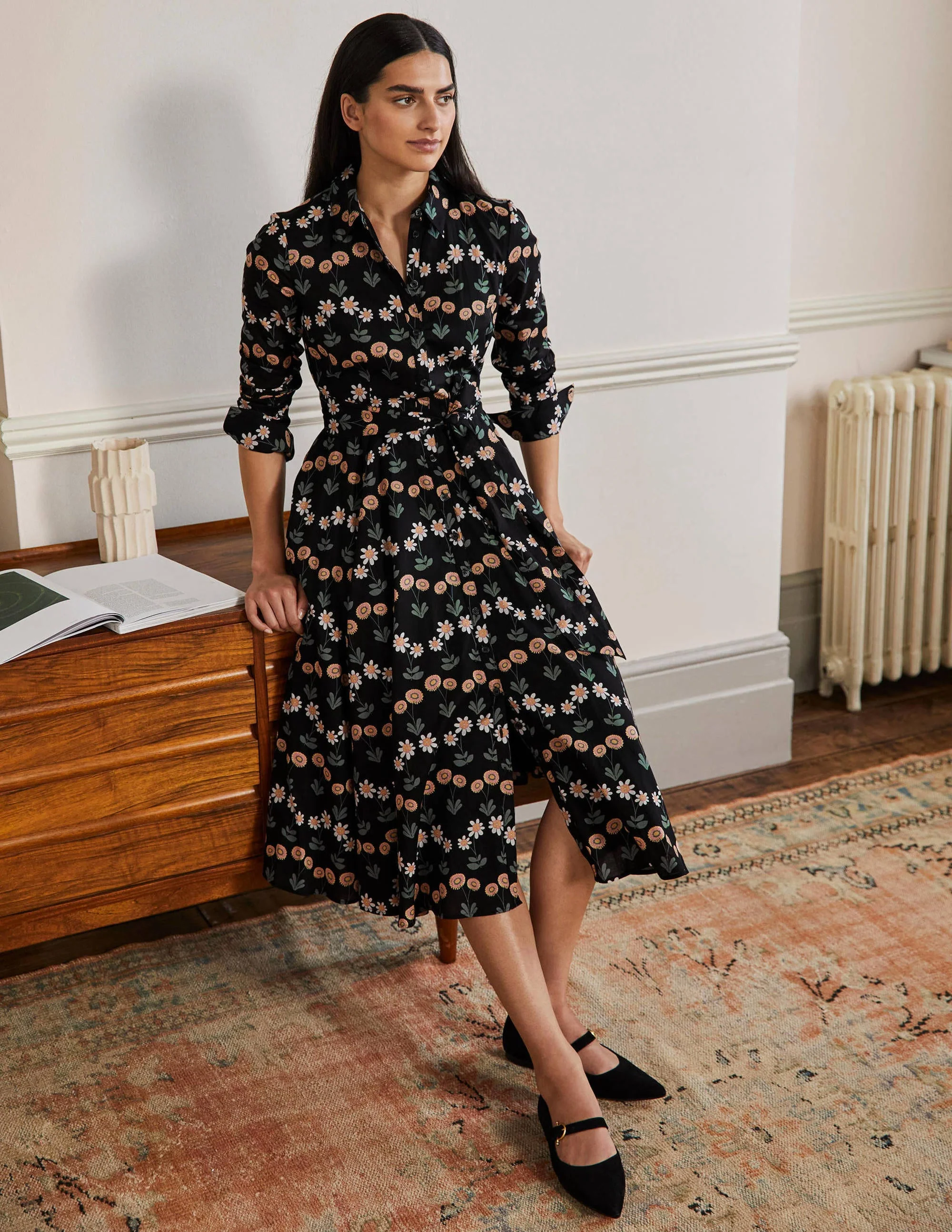 Kitty Midi-Hemdblusenkleid-Schwarz, Zarte Gänseblümchen