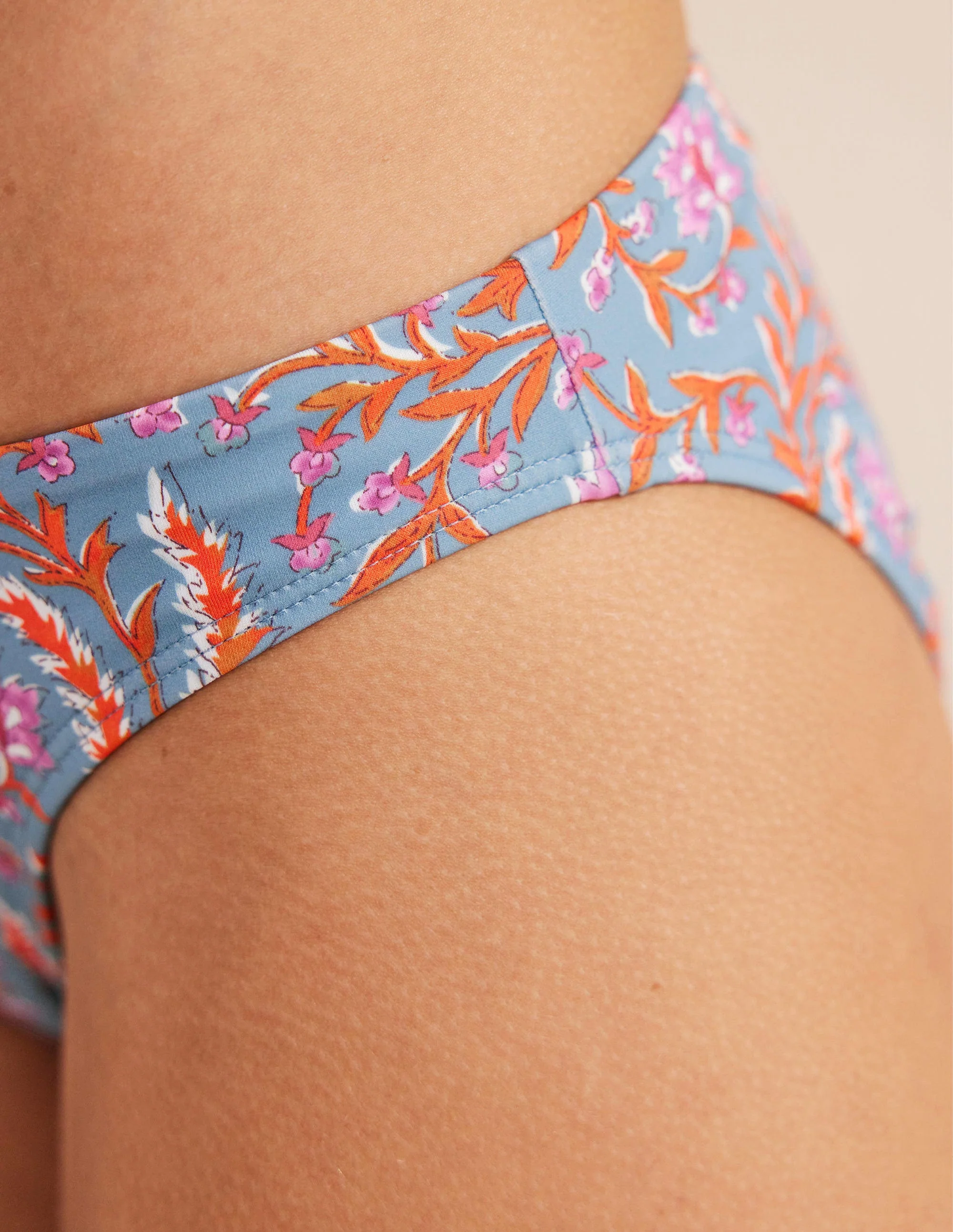 Klassische Bikinihose-Delfinblau, Üppige Weinranken - Image 2