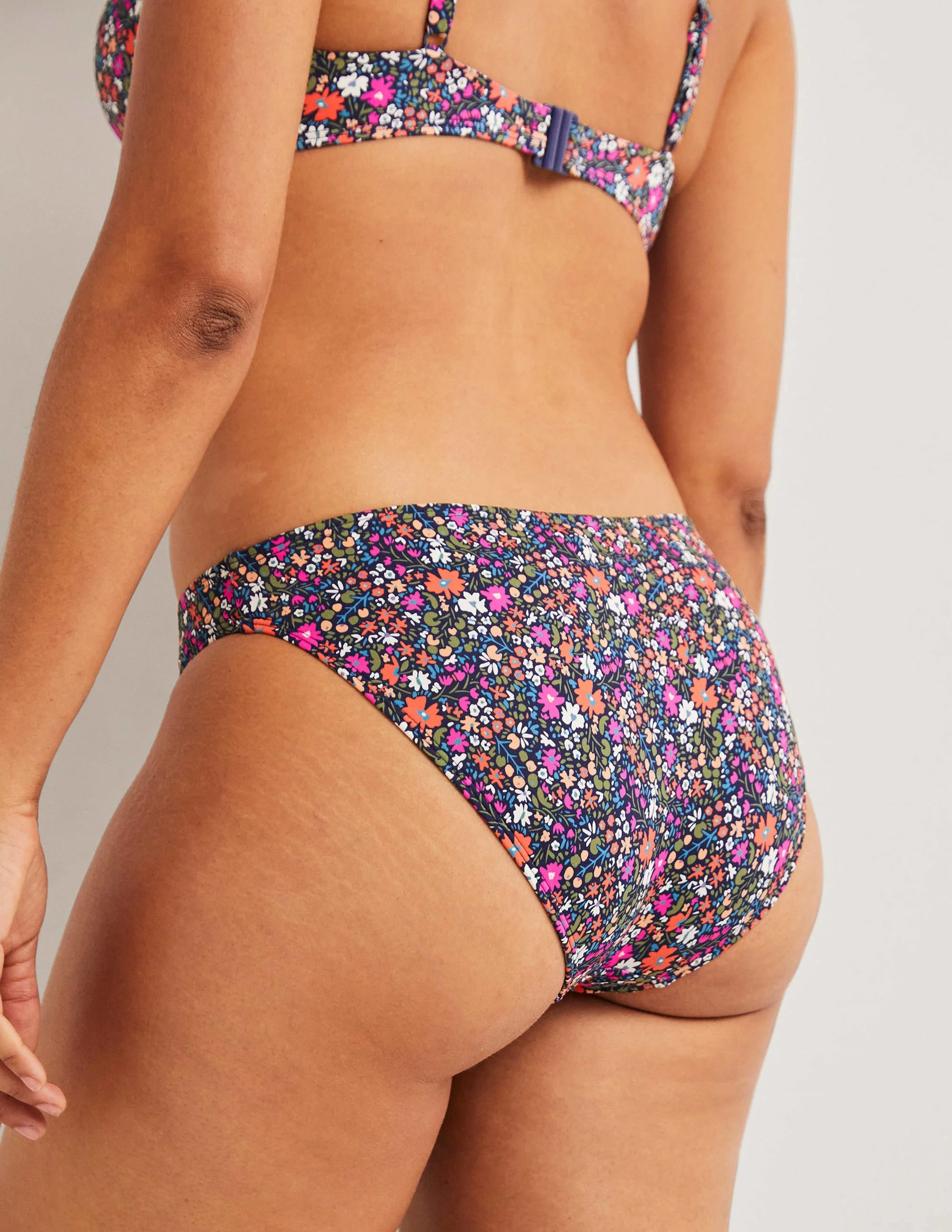 Klassische Bikinihose-Französisches Navy, Abstraktes Kleines Blumenmuster - Image 3