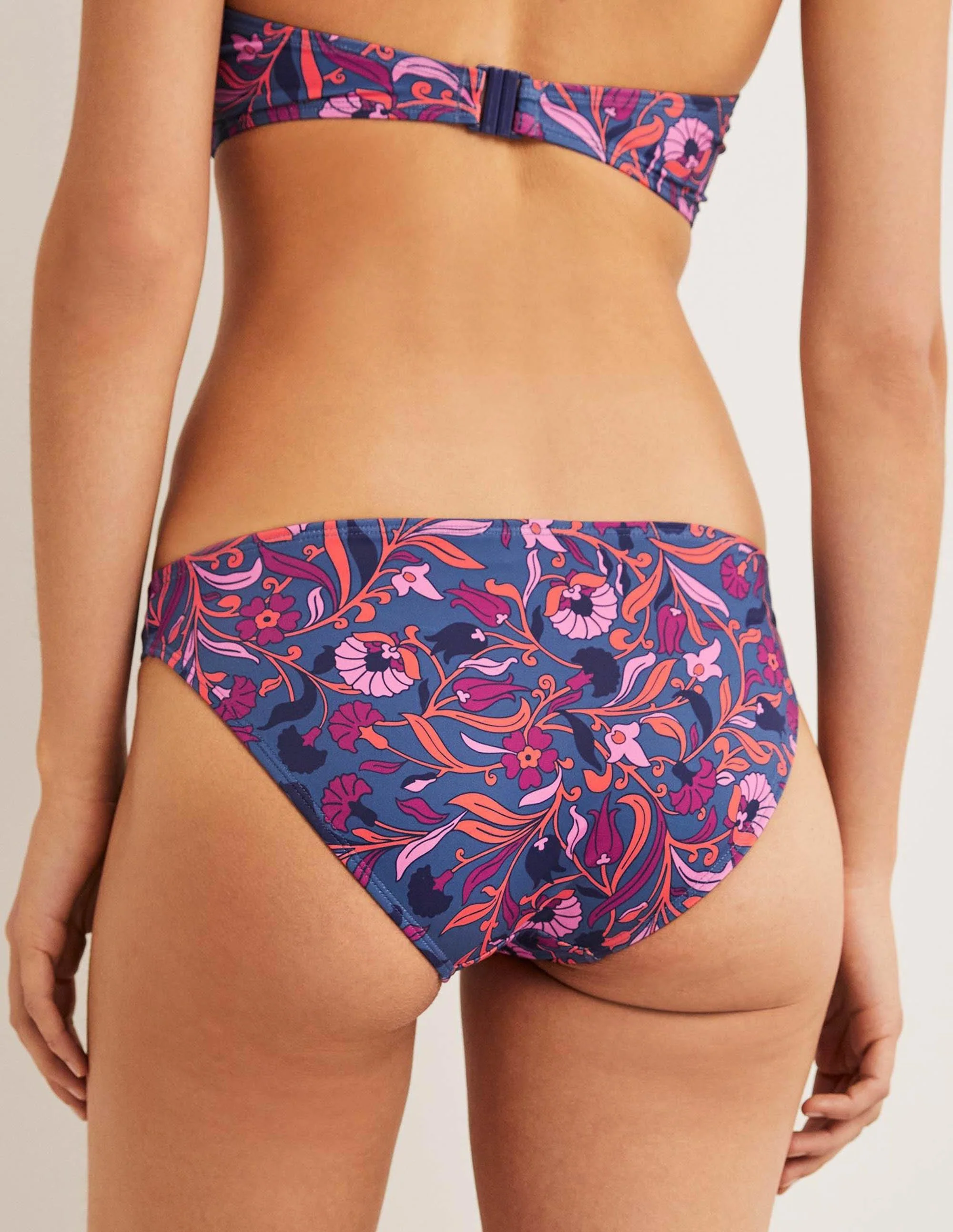 Klassische Bikinihose-Globus, Zauberhafte Weinrebe - Image 3