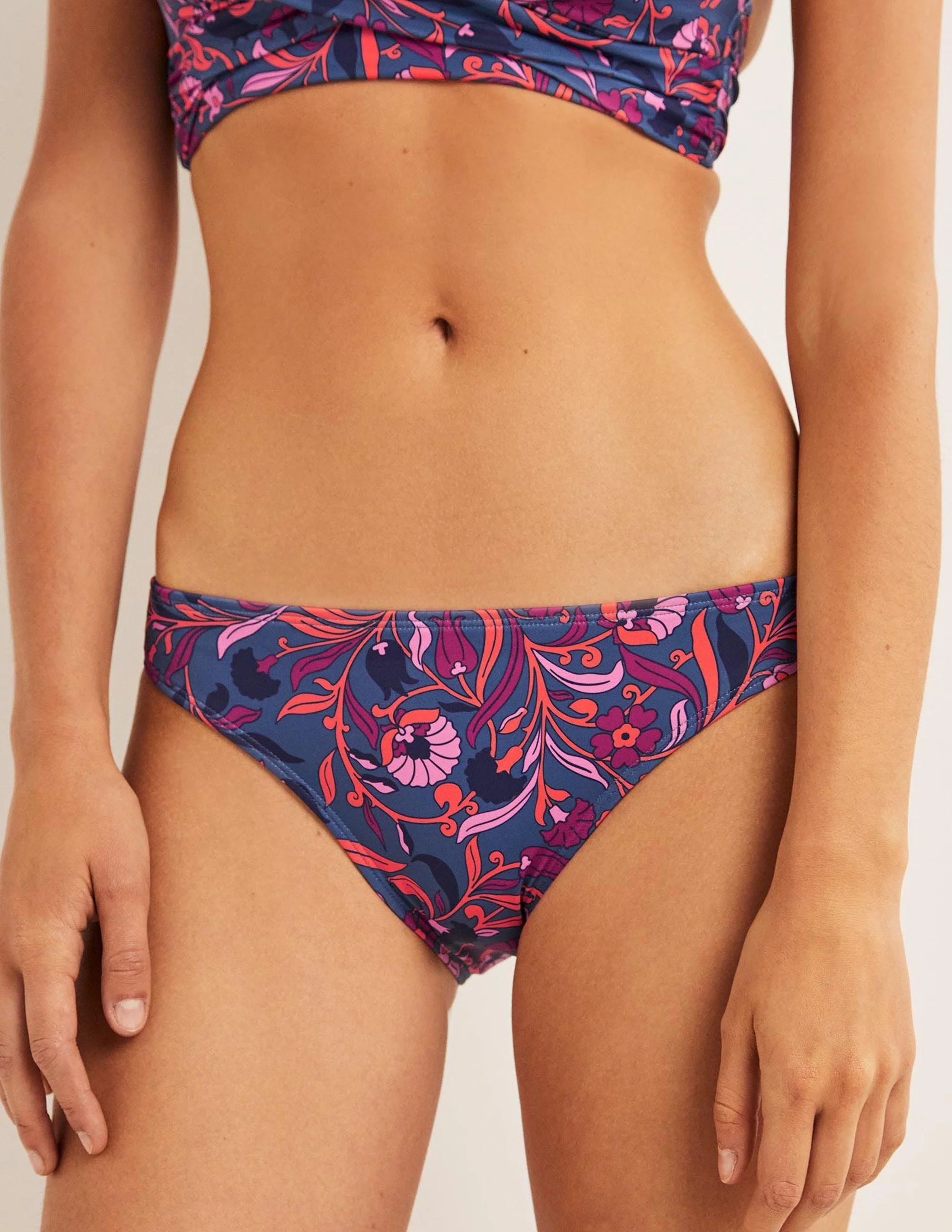 Klassische Bikinihose-Globus, Zauberhafte Weinrebe - Image 4