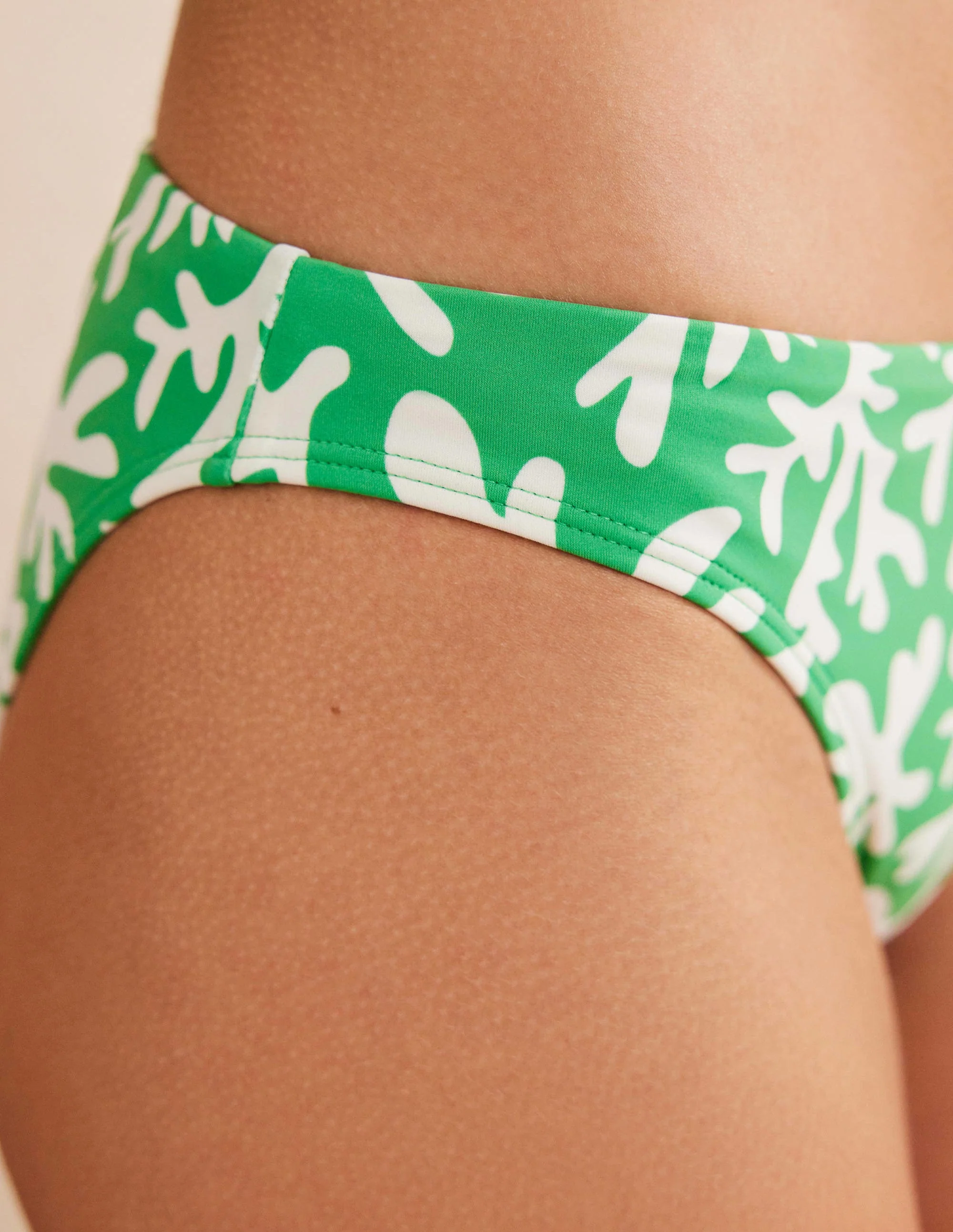 Klassische Bikinihose-Grün, Abstraktes Blattmuster - Image 2
