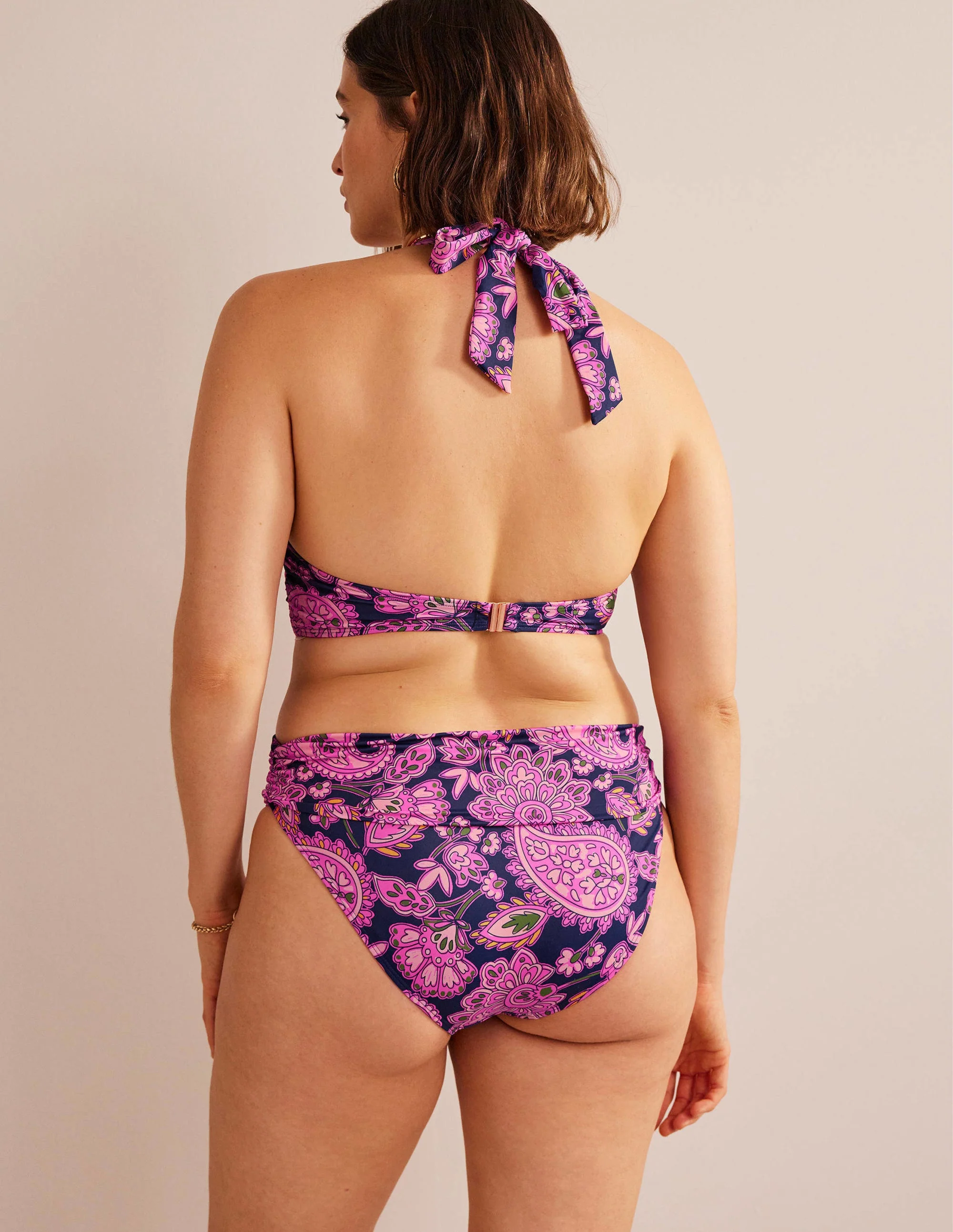Klassische Bikinihose mit umgeschlagenem Bund-Marineblau, Paisleymuster - Image 6