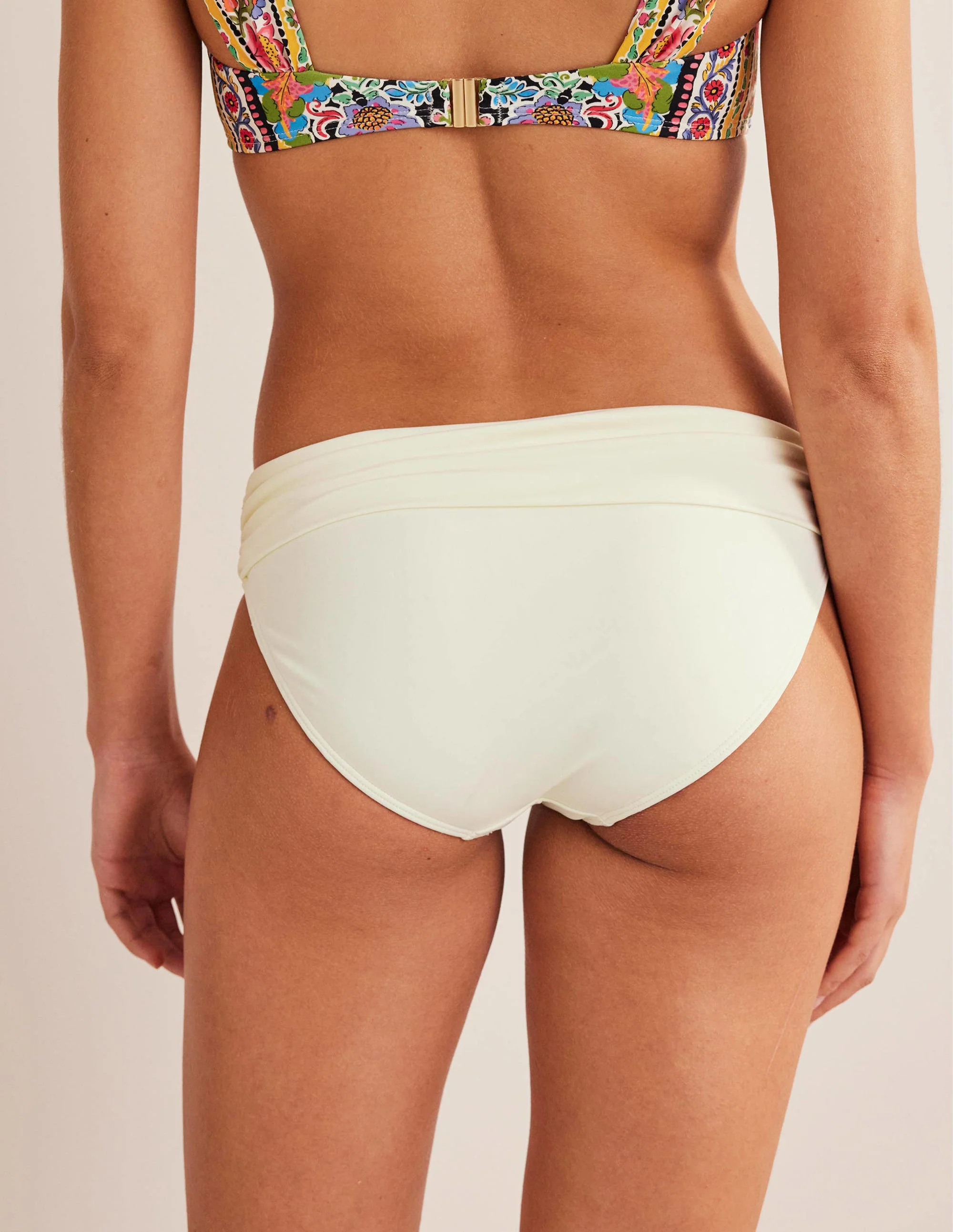 Klassische Bikinihose mit umgeschlagenem Bund-Naturweiß - Image 3