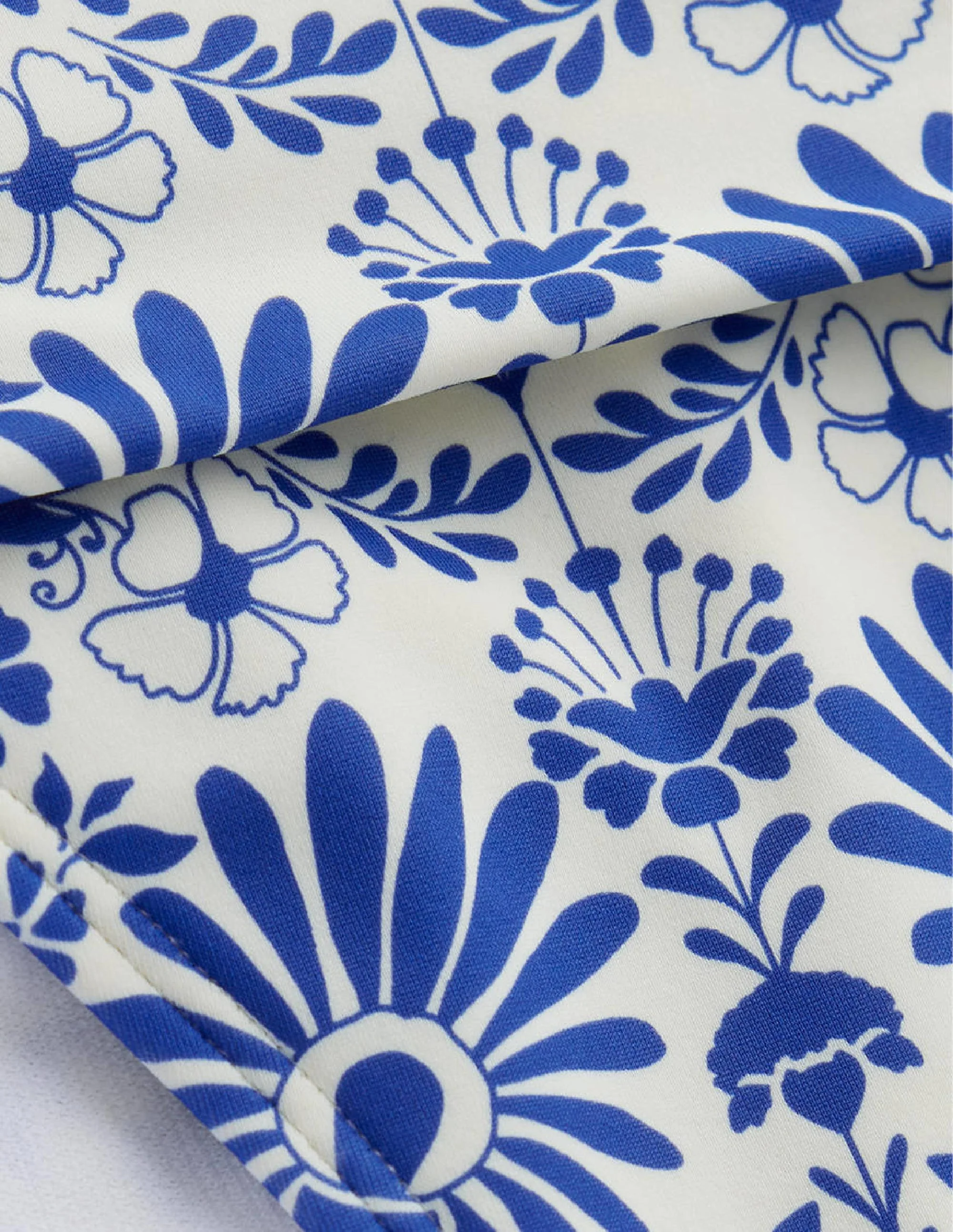 Klassische Bikinihose mit umgeschlagenem Bund-Naturweiß/Seeblau, Gardenien - Image 6