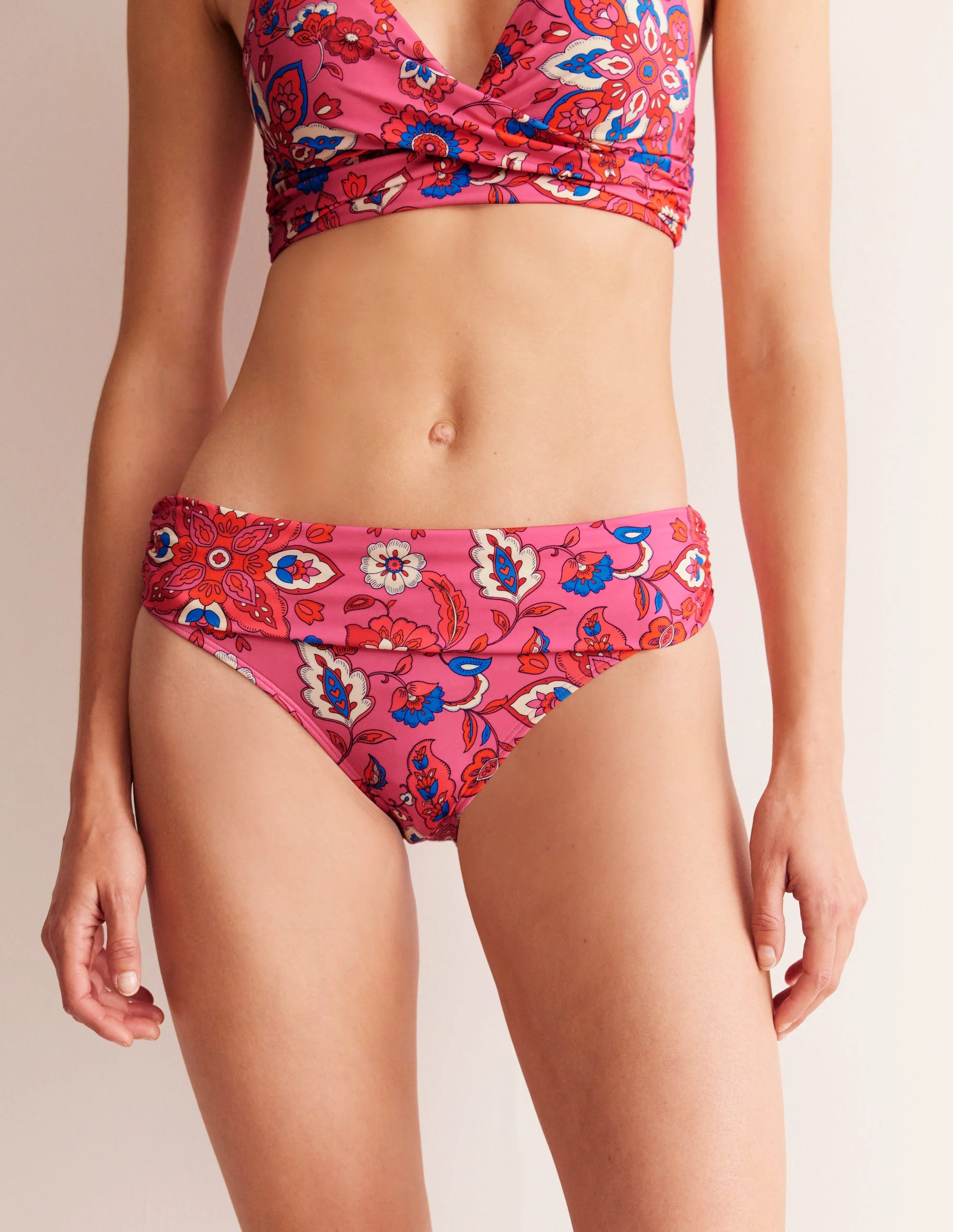 Klassische Bikinihose mit umgeschlagenem Bund-Rosa, Botanisch Welle - Image 4