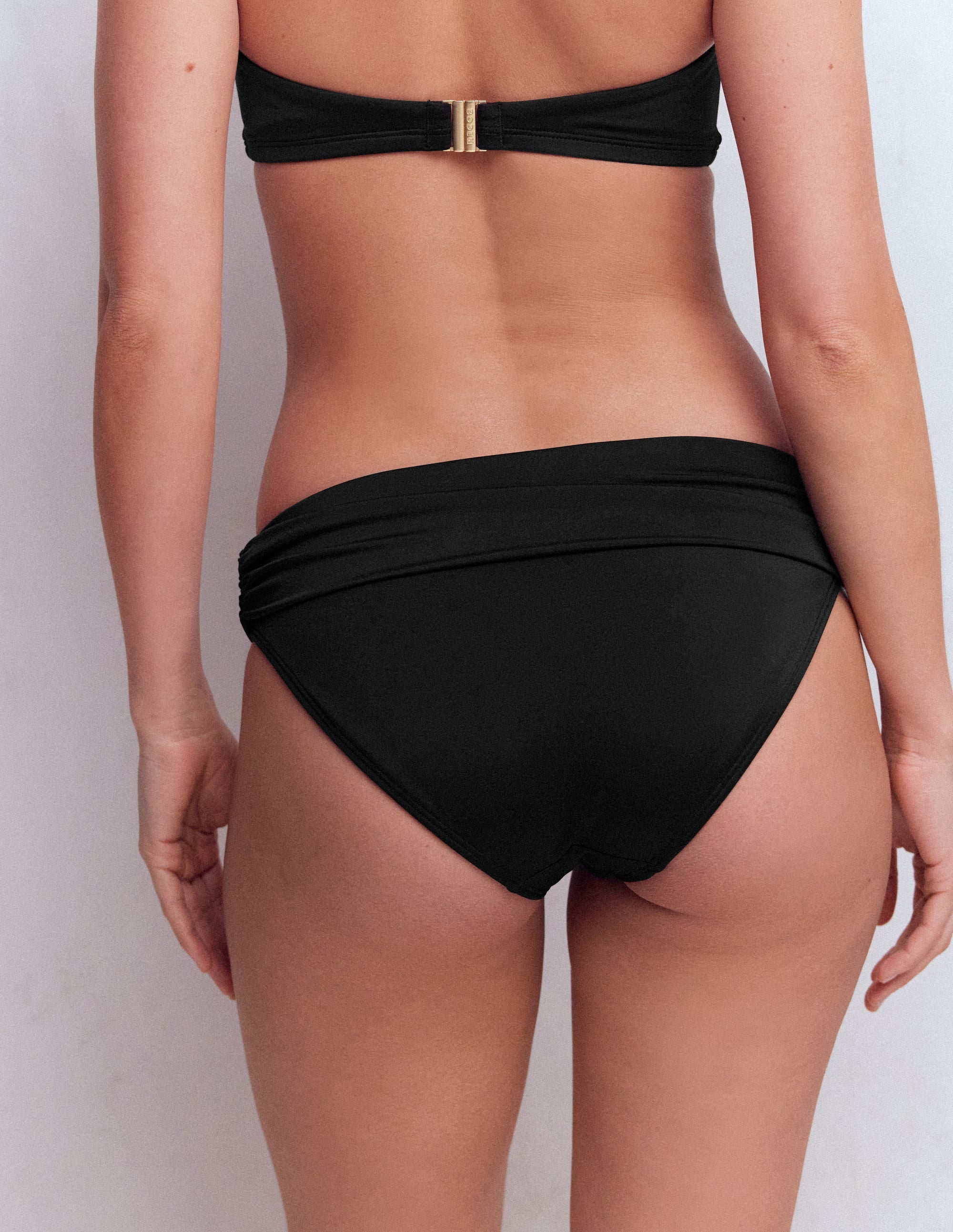 Klassische Bikinihose mit umgeschlagenem Bund-Schwarz - Image 3