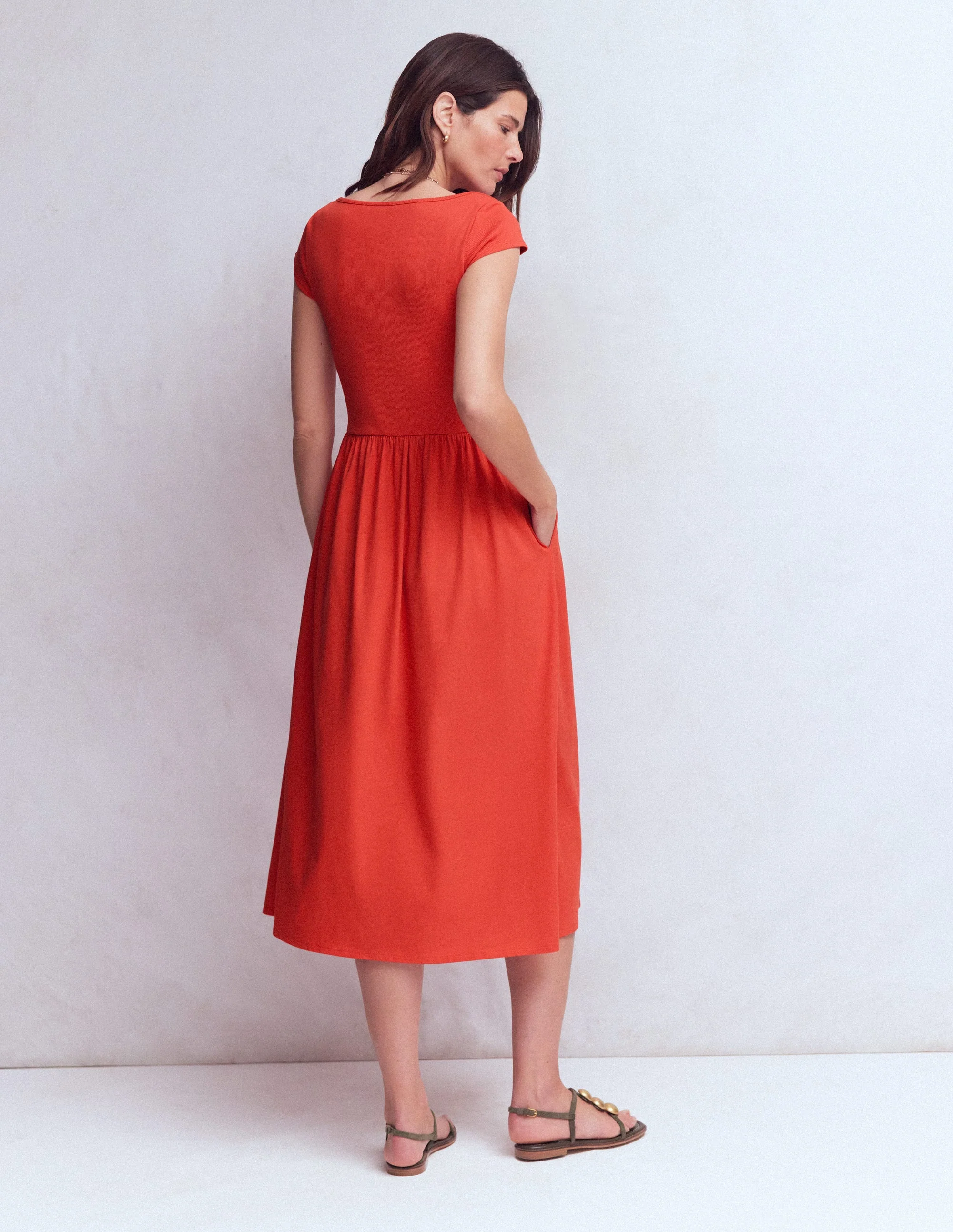 Kleid aus Materialmix mit U-Boot-Ausschnitt-Blutorange - Image 3