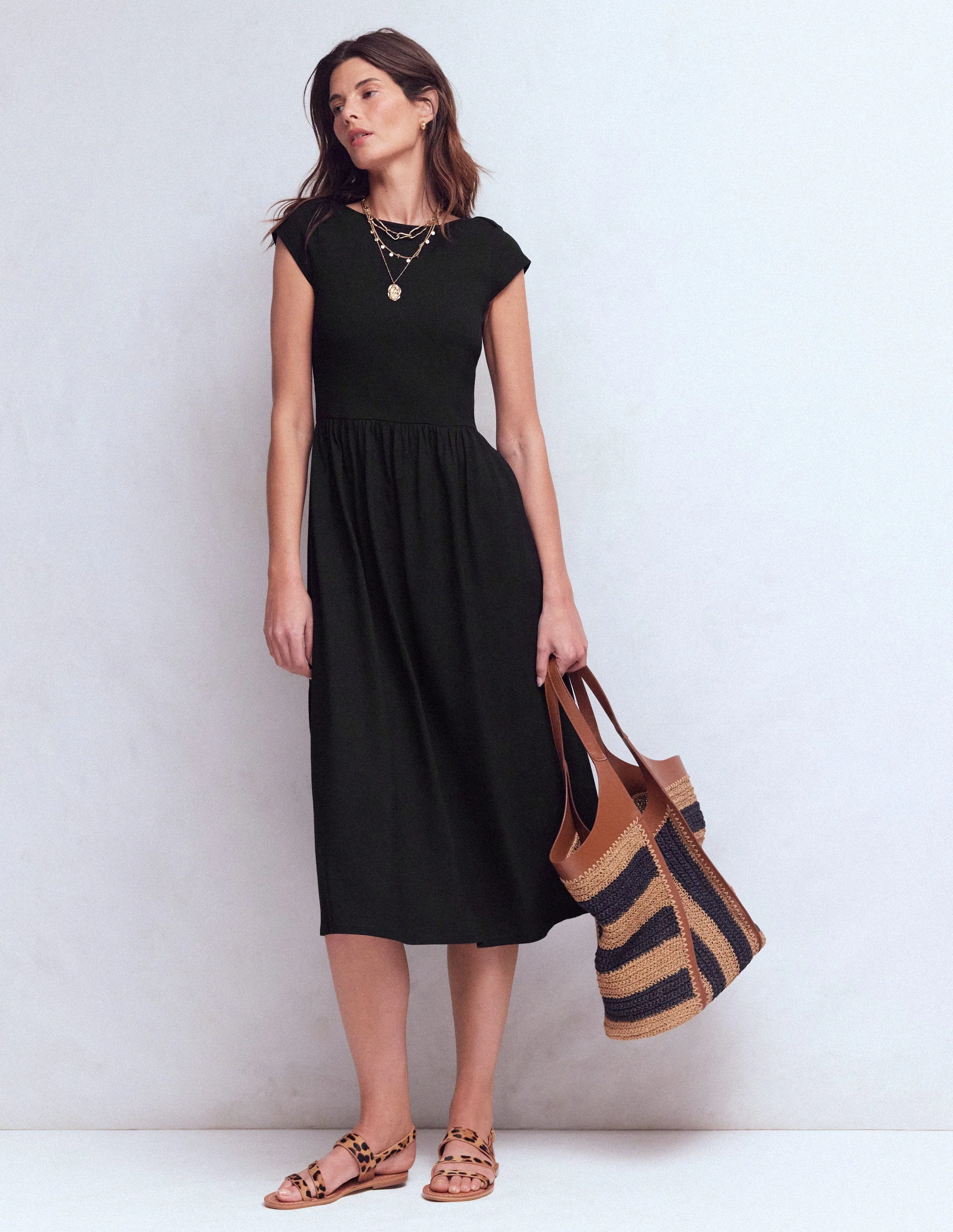 Kleid aus Materialmix mit U-Boot-Ausschnitt-Schwarz - Image 4