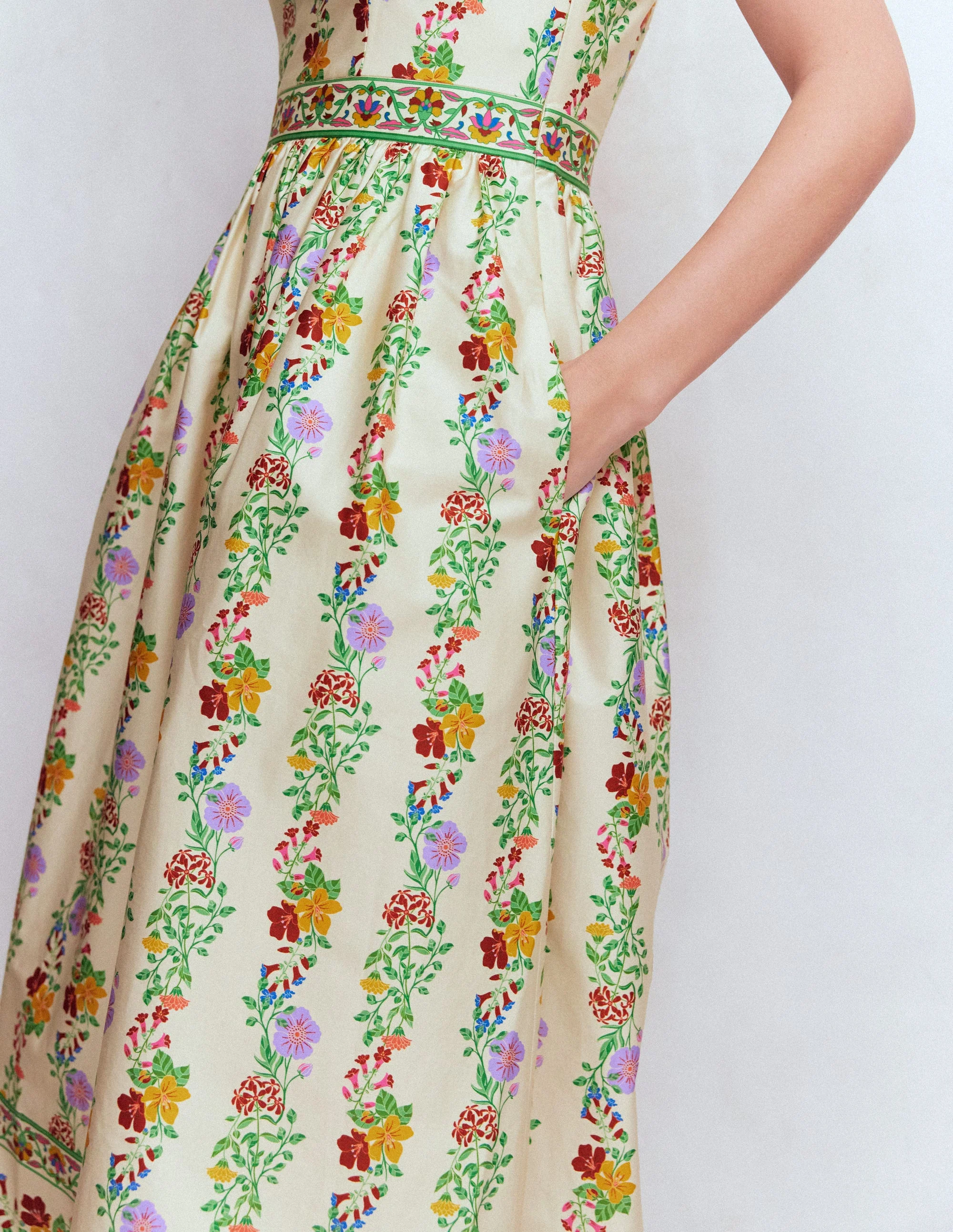 Kleid mit eckigem Ausschnitt für besondere Anlässe-Naturweiß, Kaskadenartige Blüten - Image 5