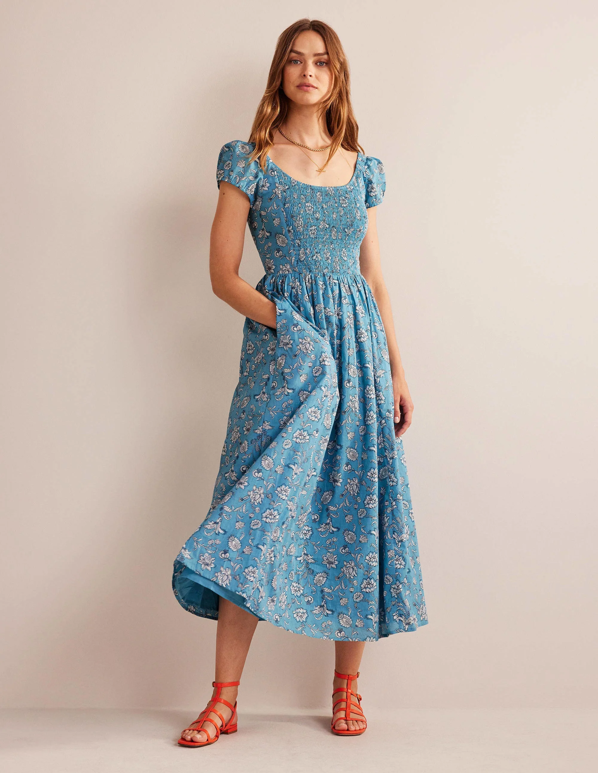 Kleid mit gesmoktem Rücken-Ritterspornblau, Herbstwiese