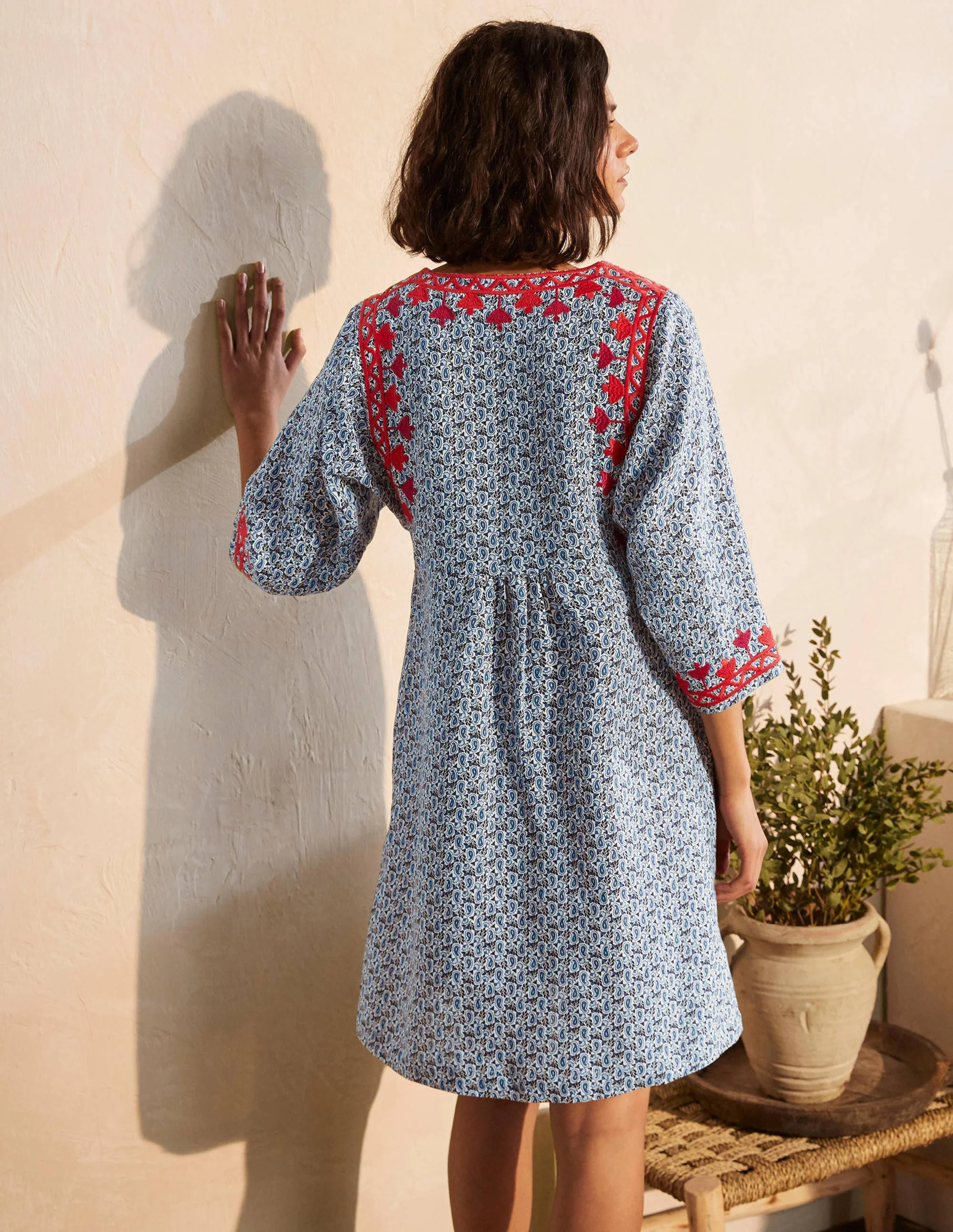 Kleid mit weiten Ärmeln und Stickerei-Naturweiß, Paisleymuster - Image 2