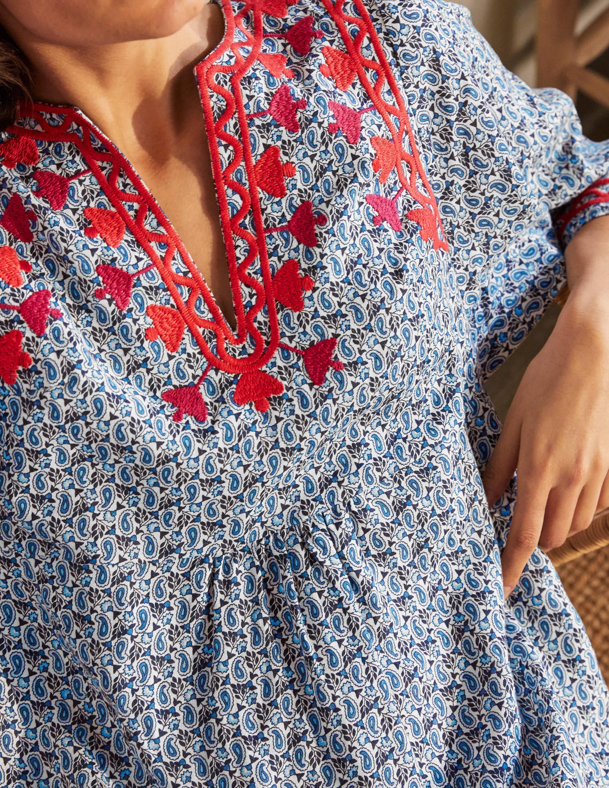 Kleid mit weiten Ärmeln und Stickerei-Naturweiß, Paisleymuster - Image 3