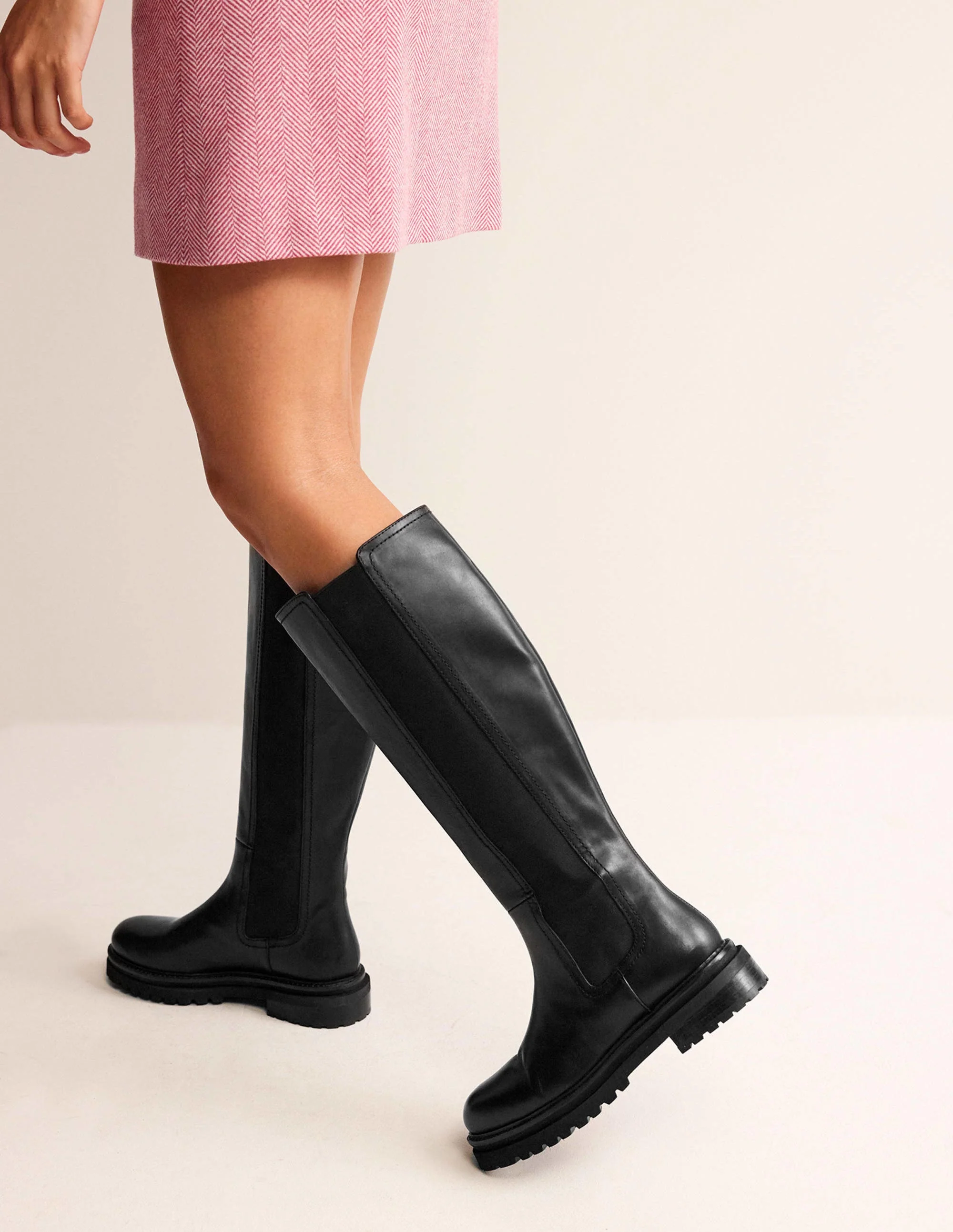 Kniehohe Chelsea-Stiefel-Schwarzes Leder