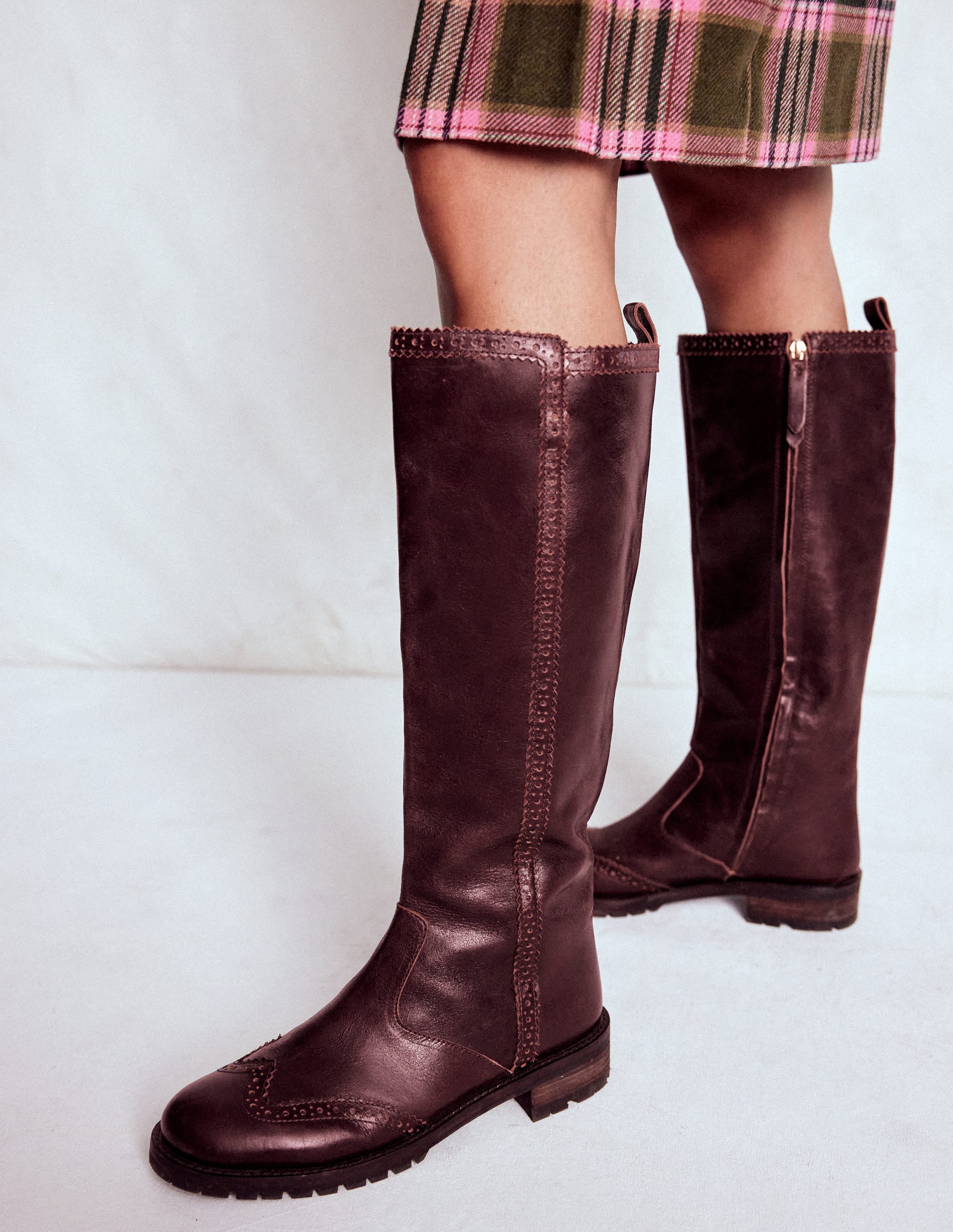 Kniehohe Stiefel mit Budapester-Details-Oxblood - Image 3