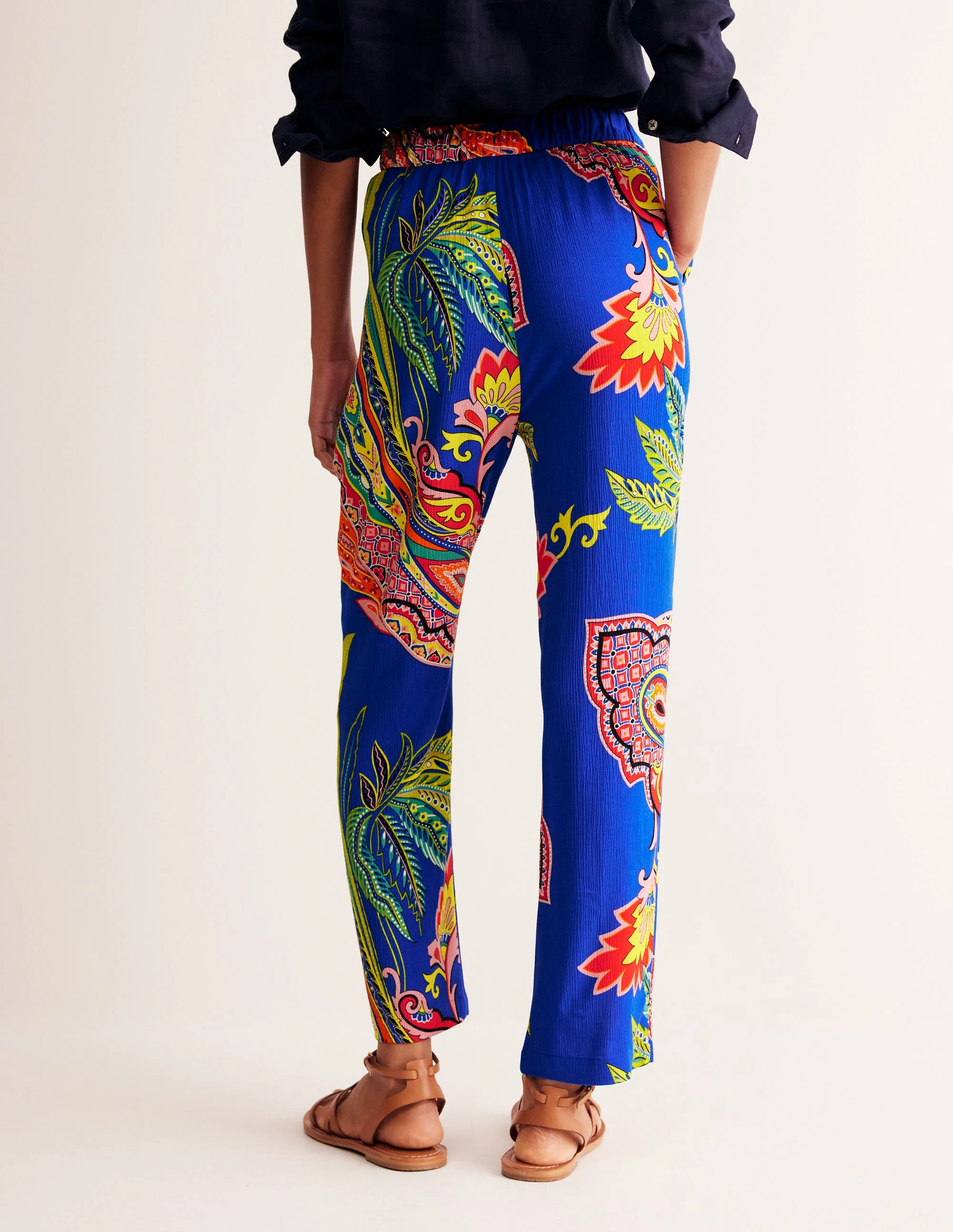 Knitterhose mit spitz zulaufendem Bein-Bunt, Malerisches Paisley - Image 3