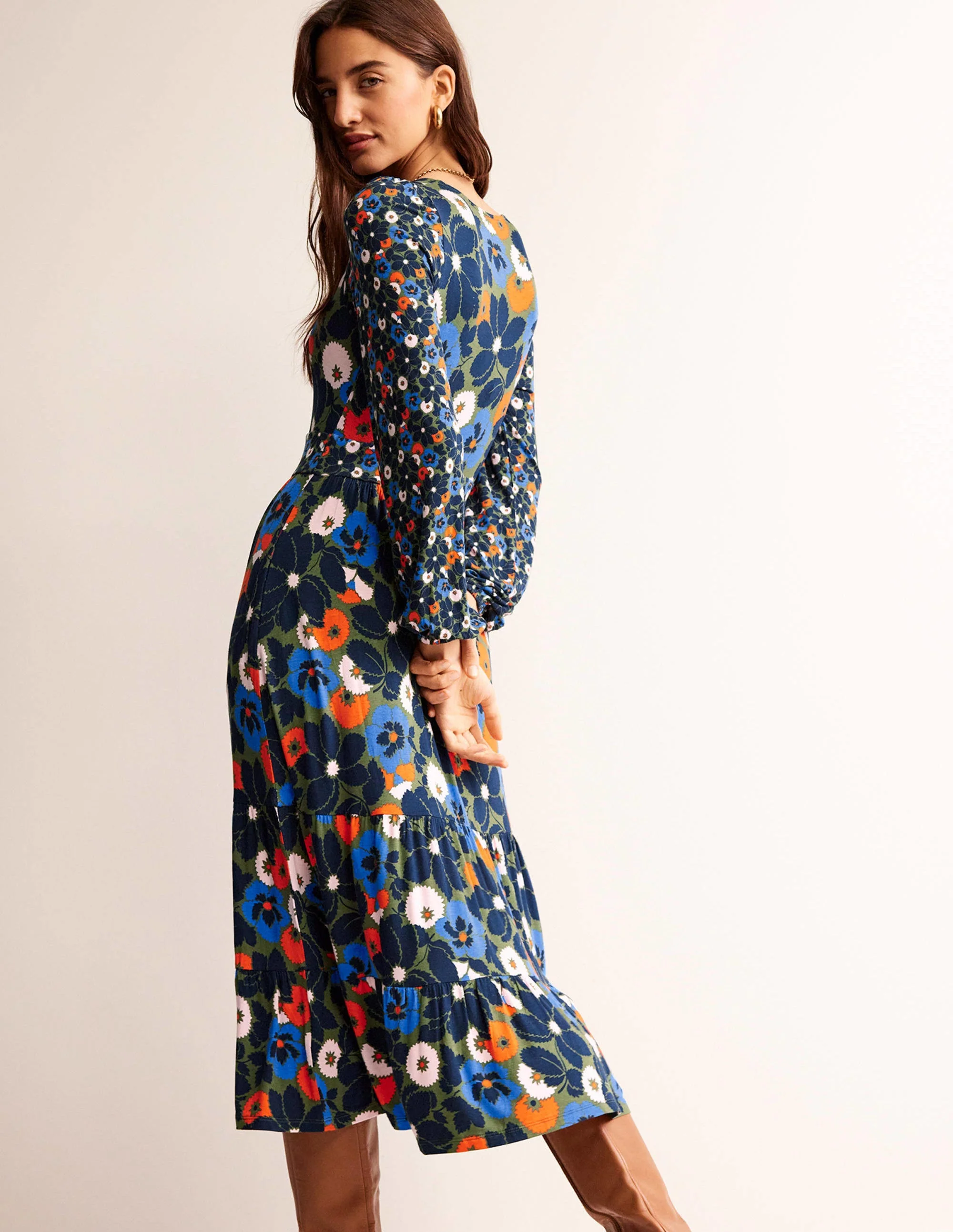Kuddelmuddel Midikleid mit V-Ausschnitt-Wintermoos, Bloomsbury Pop - Image 3
