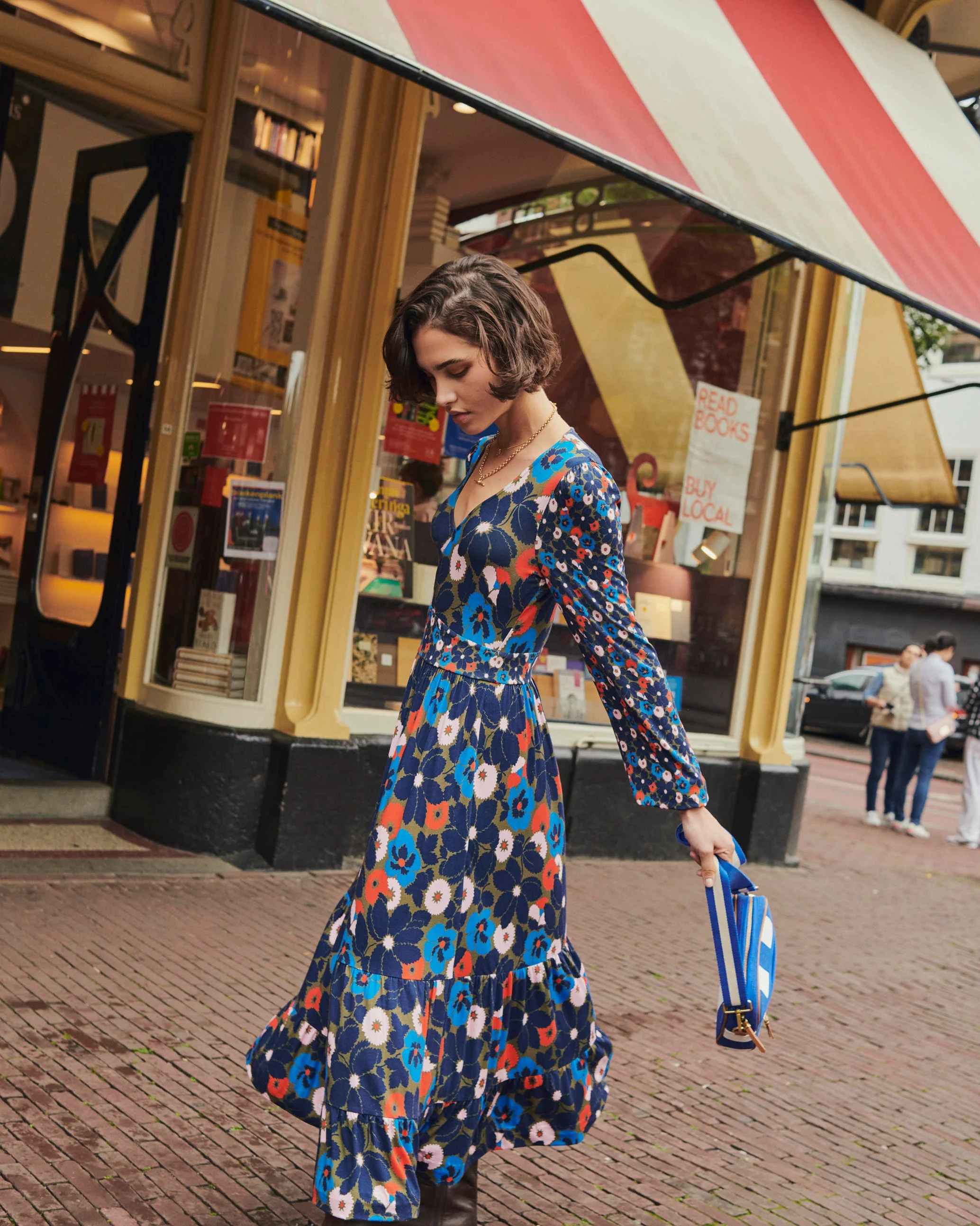 Kuddelmuddel Midikleid mit V-Ausschnitt-Wintermoos, Bloomsbury Pop - Image 8
