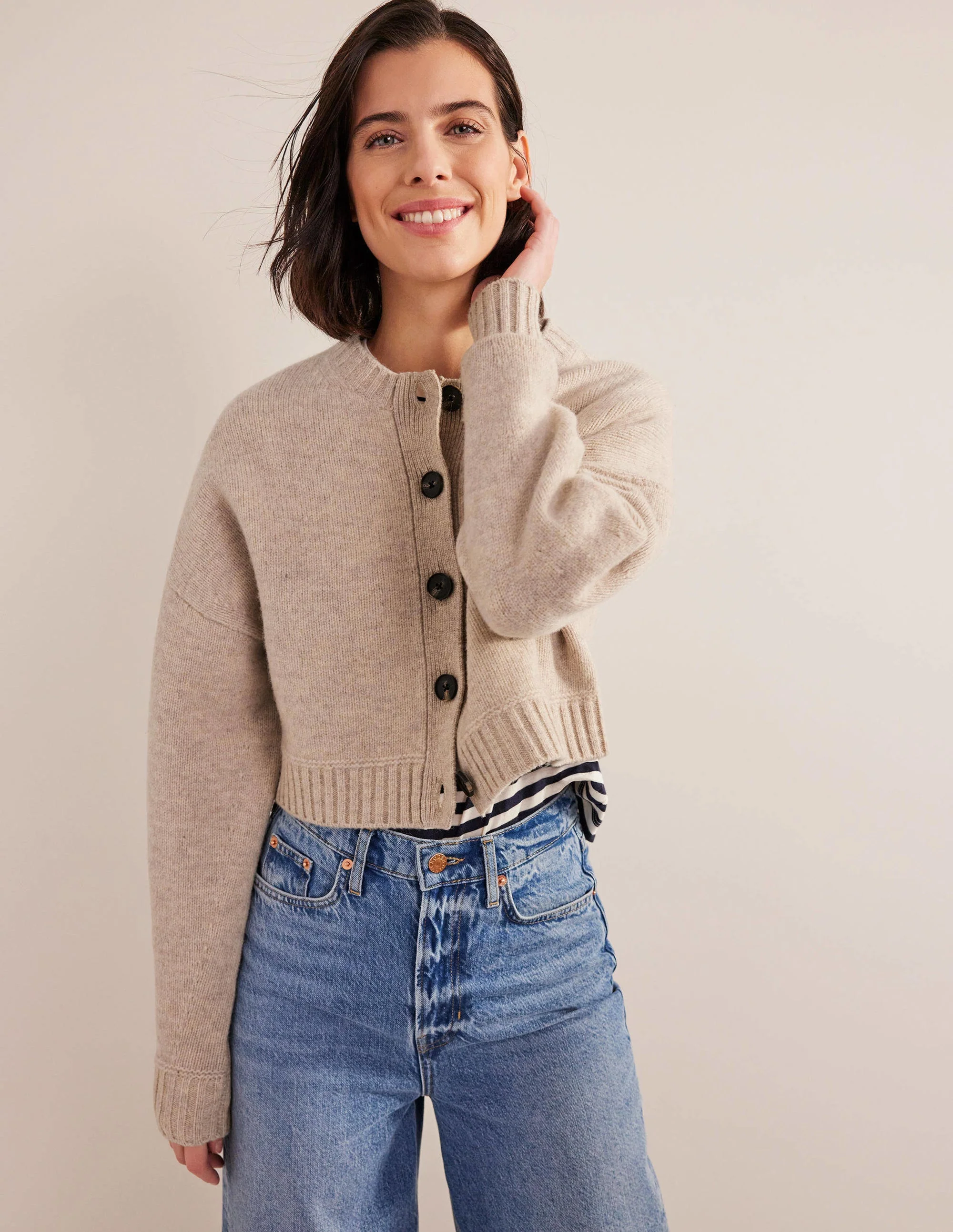 Kurz geschnittener Cardigan aus gebürsteter Wolle-Hellbeige Melange - Image 4