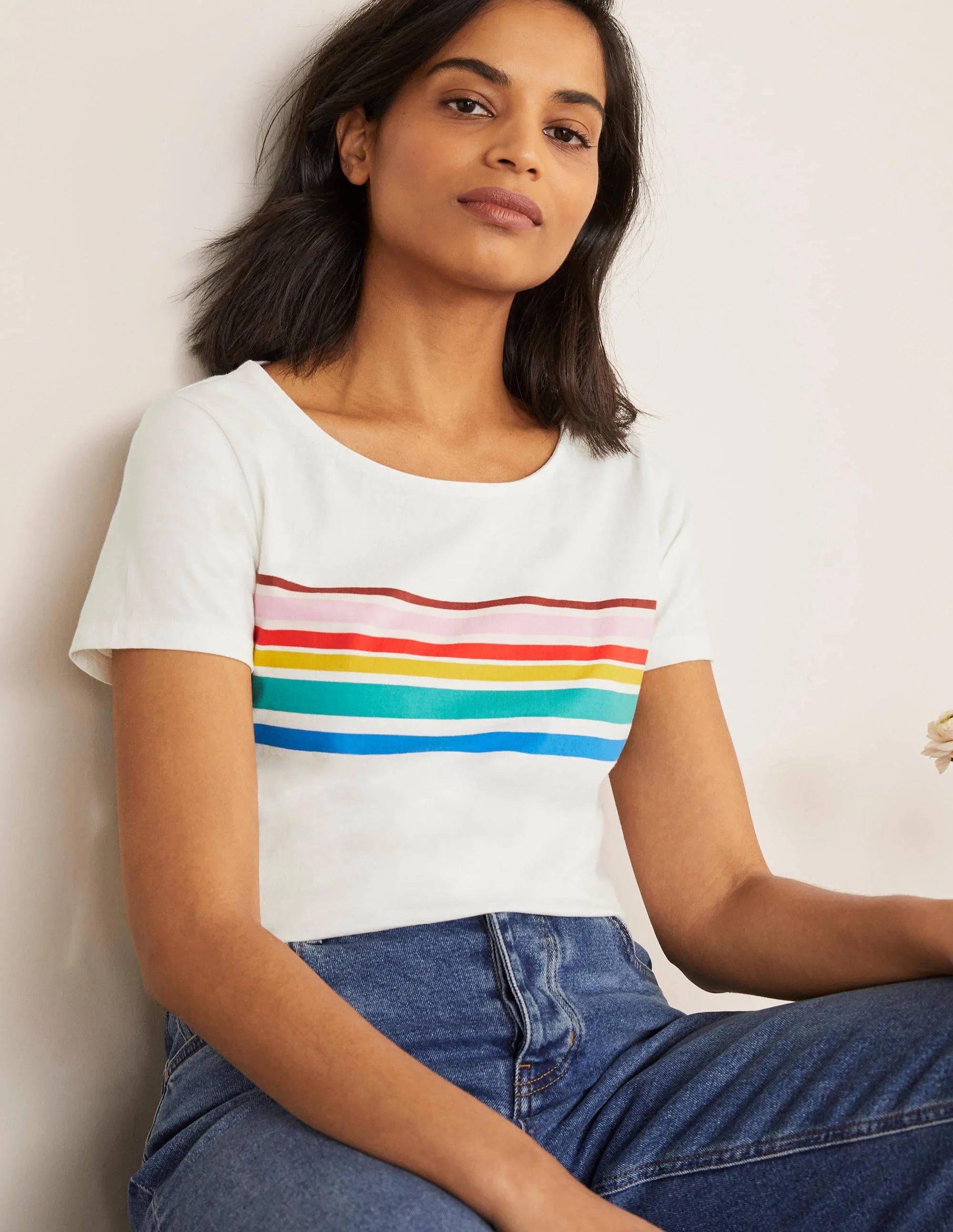 Kurzärmliges Bretonshirt-Regenbogen auf der Brust