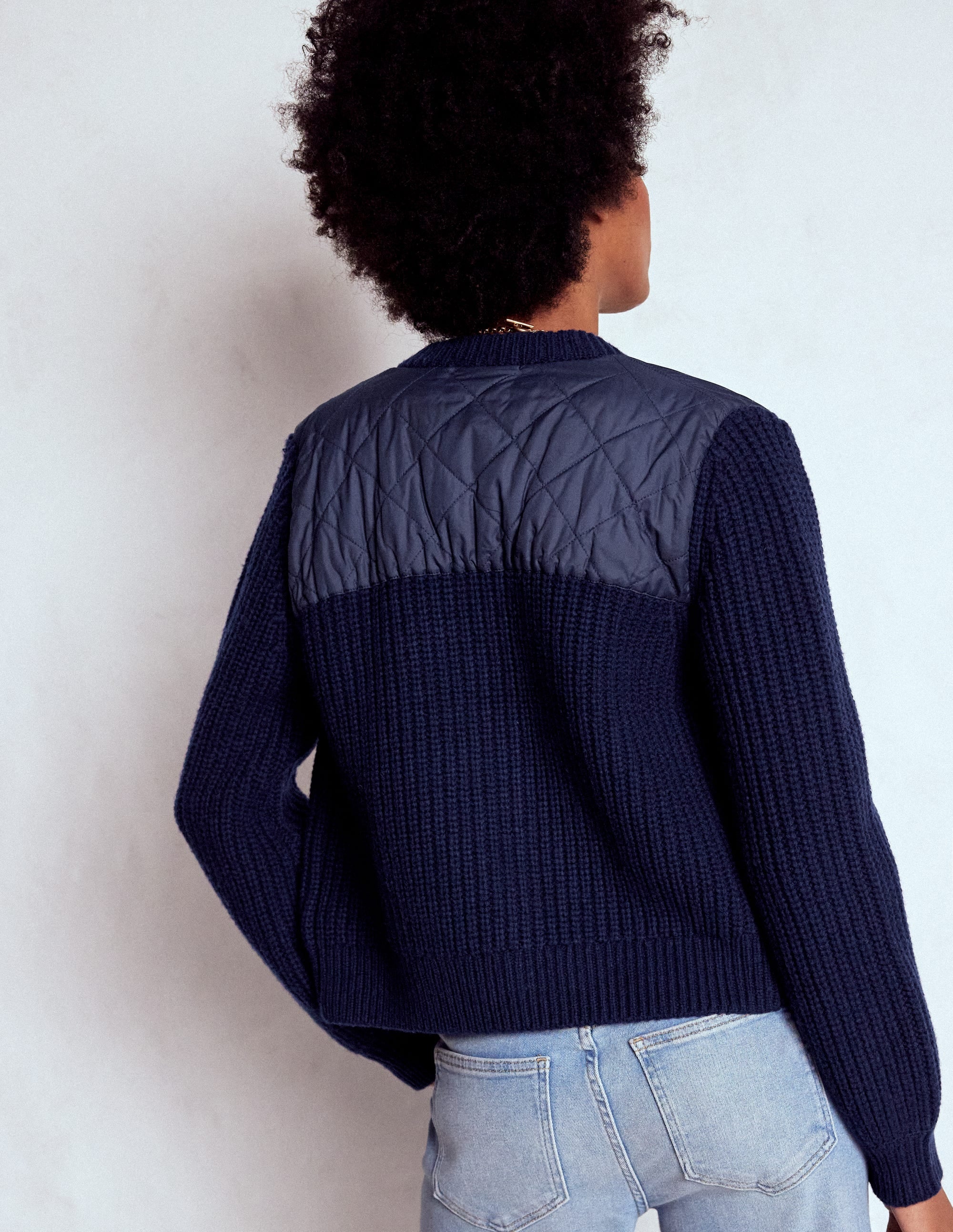 Kurze, gesteppte Strickjacke-Marineblau - Image 5