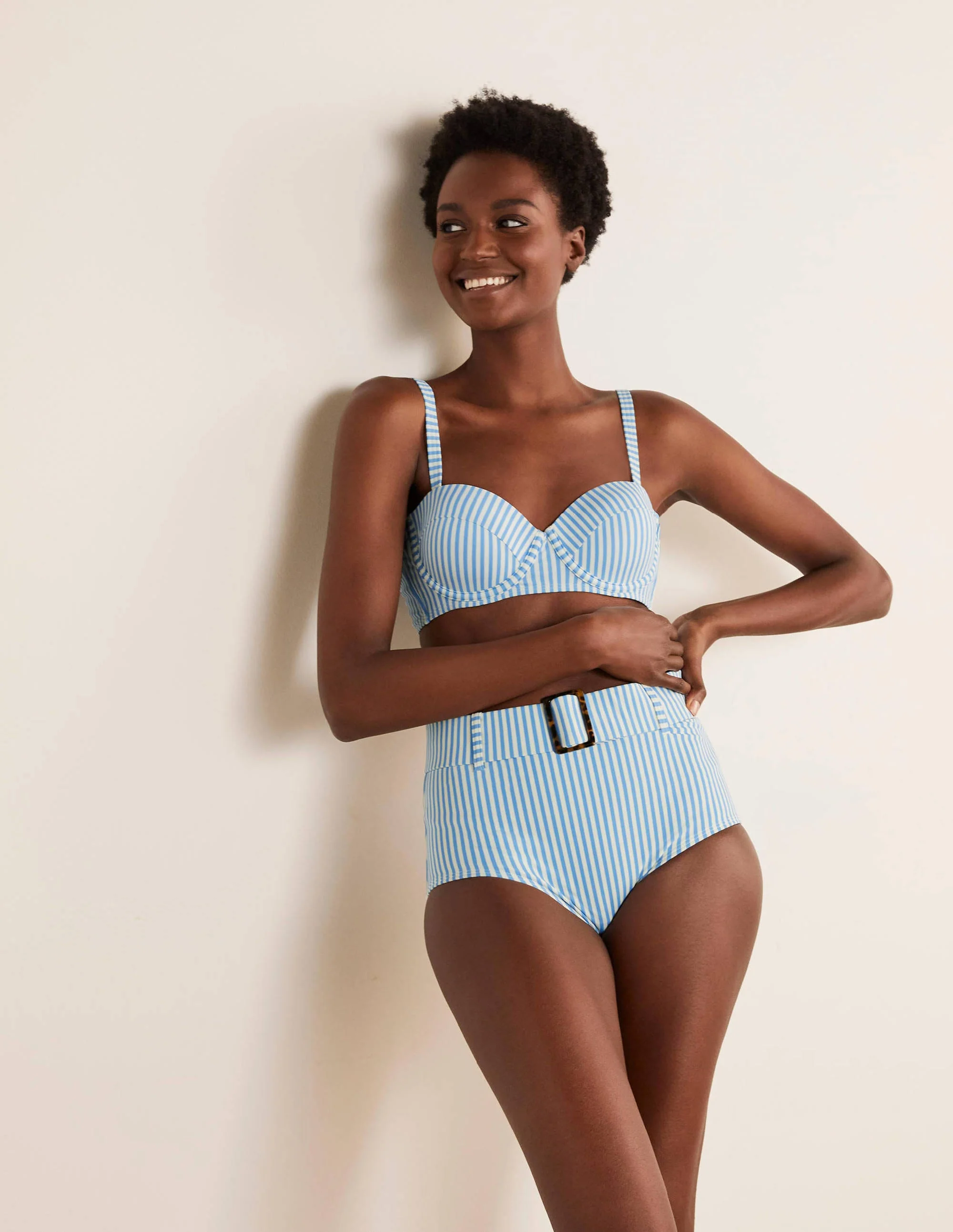 Kythira Bikinihose mit Gürtel-Blassblau, Gestreift - Image 3