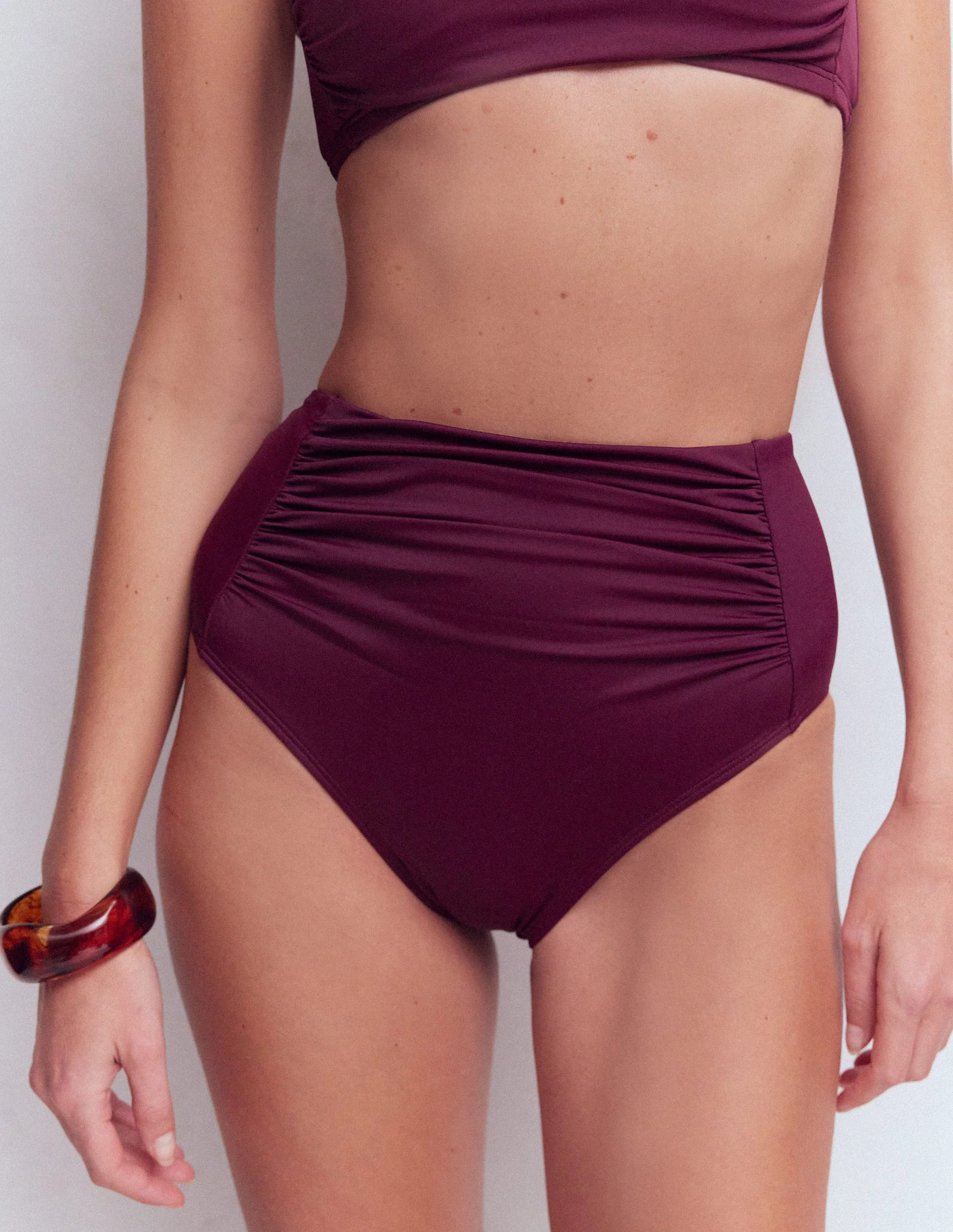 Kythira Geraffte Bikinihose-Schokobeere - Image 5