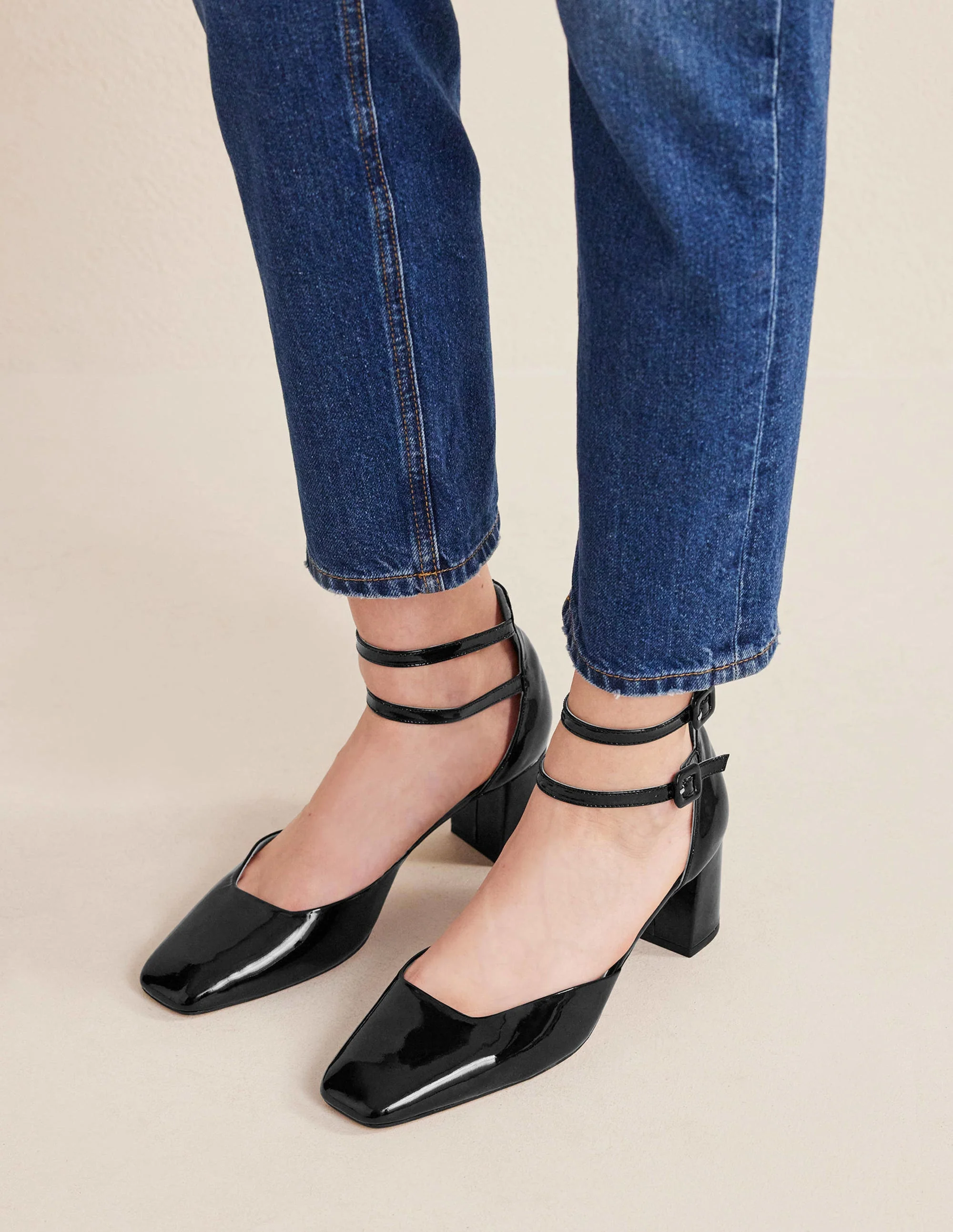 Lackleder-Pumps mit Blockabsatz-Schwarz