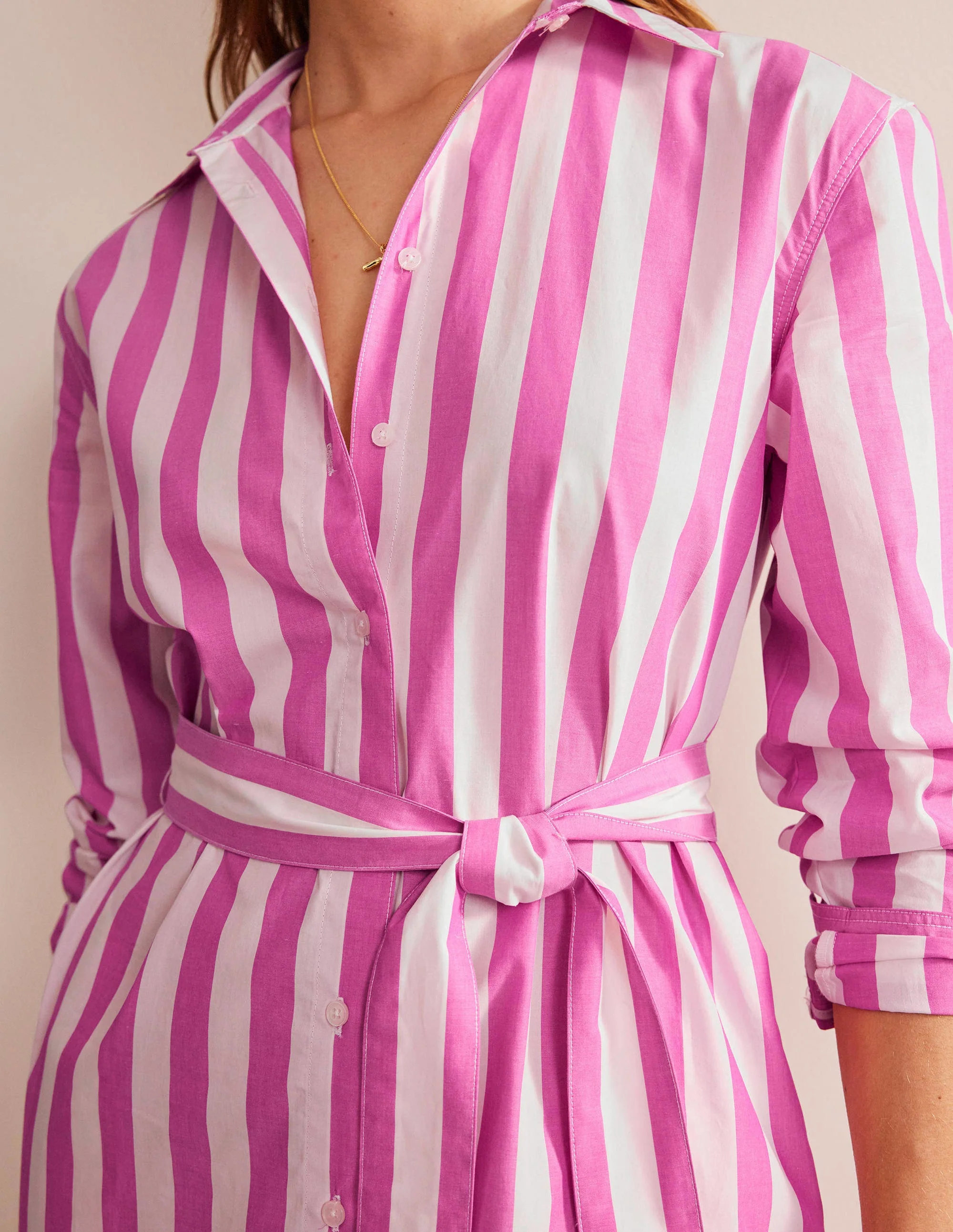 Lässiges Hemdblusenkleid aus Baumwolle-Magenta/Naturweiß - Image 2