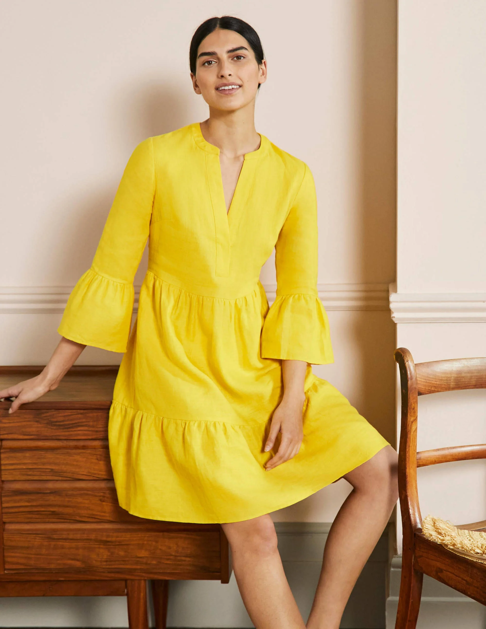 Lässiges Stufenkleid aus Leinen-Rauchgelb