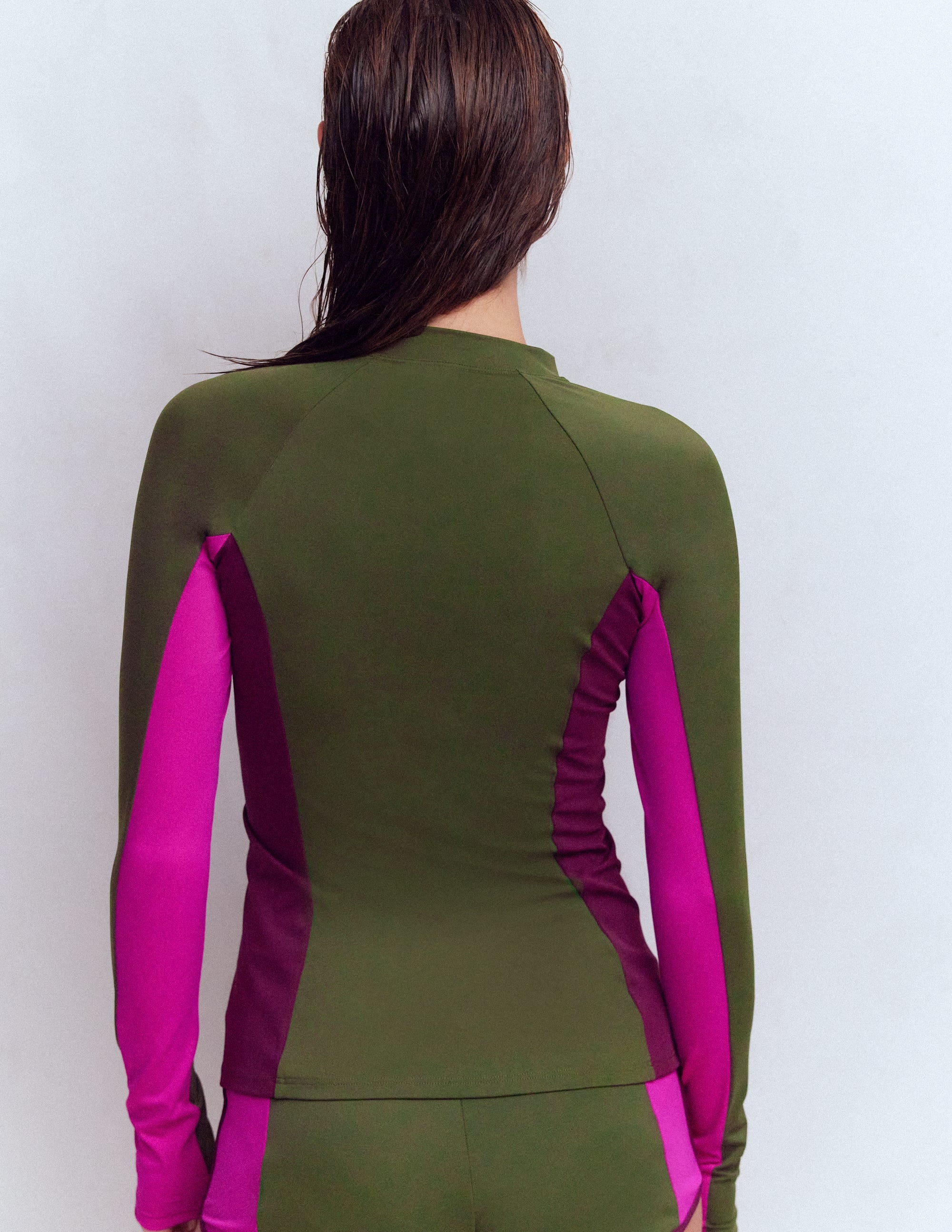 Langärmliges Badeshirt-Khaki, Blockfarben - Image 3