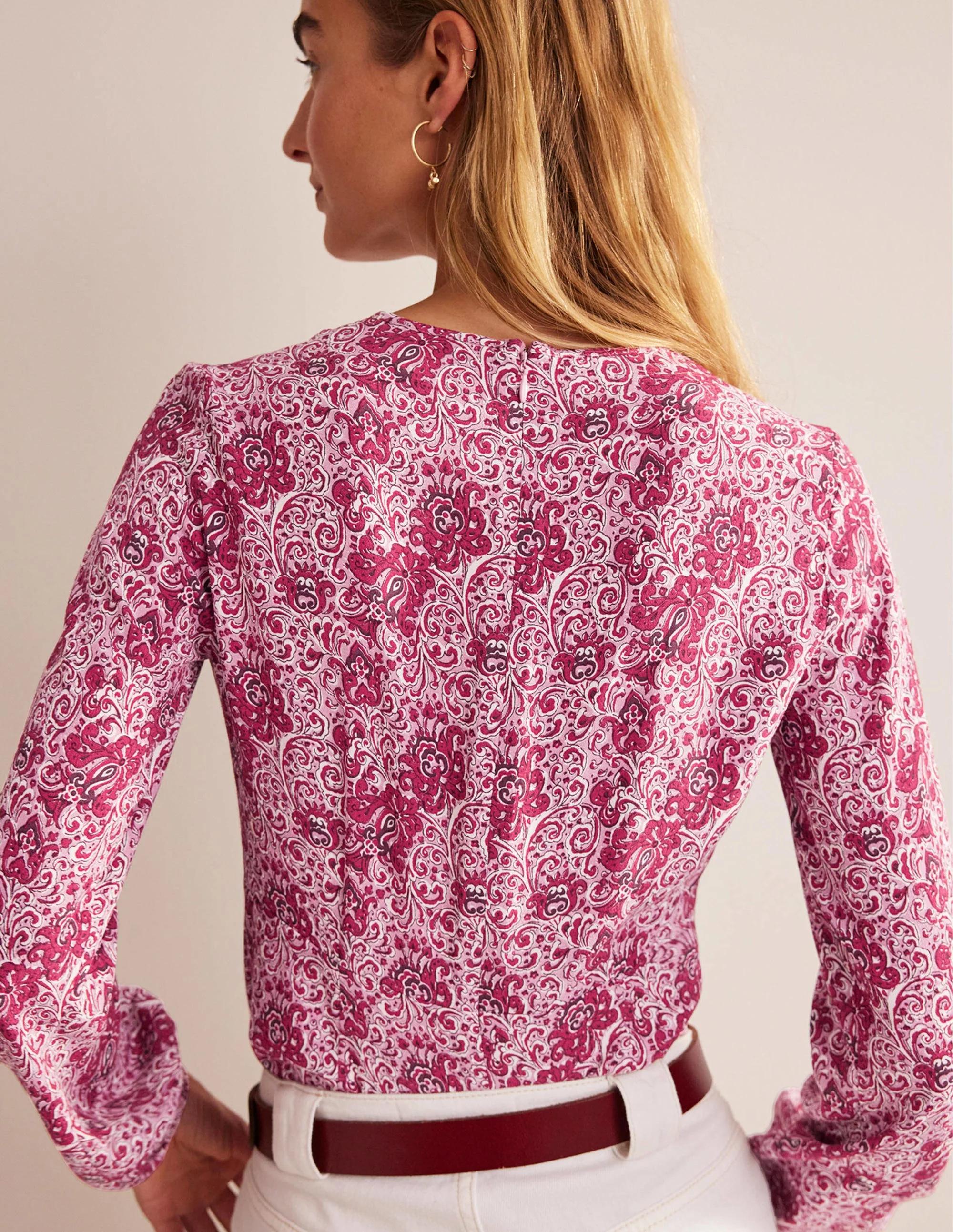 Langärmliges Oberteil mit Empire-Taille-Erdbeer-Sorbet, Botanisches Muster - Image 3