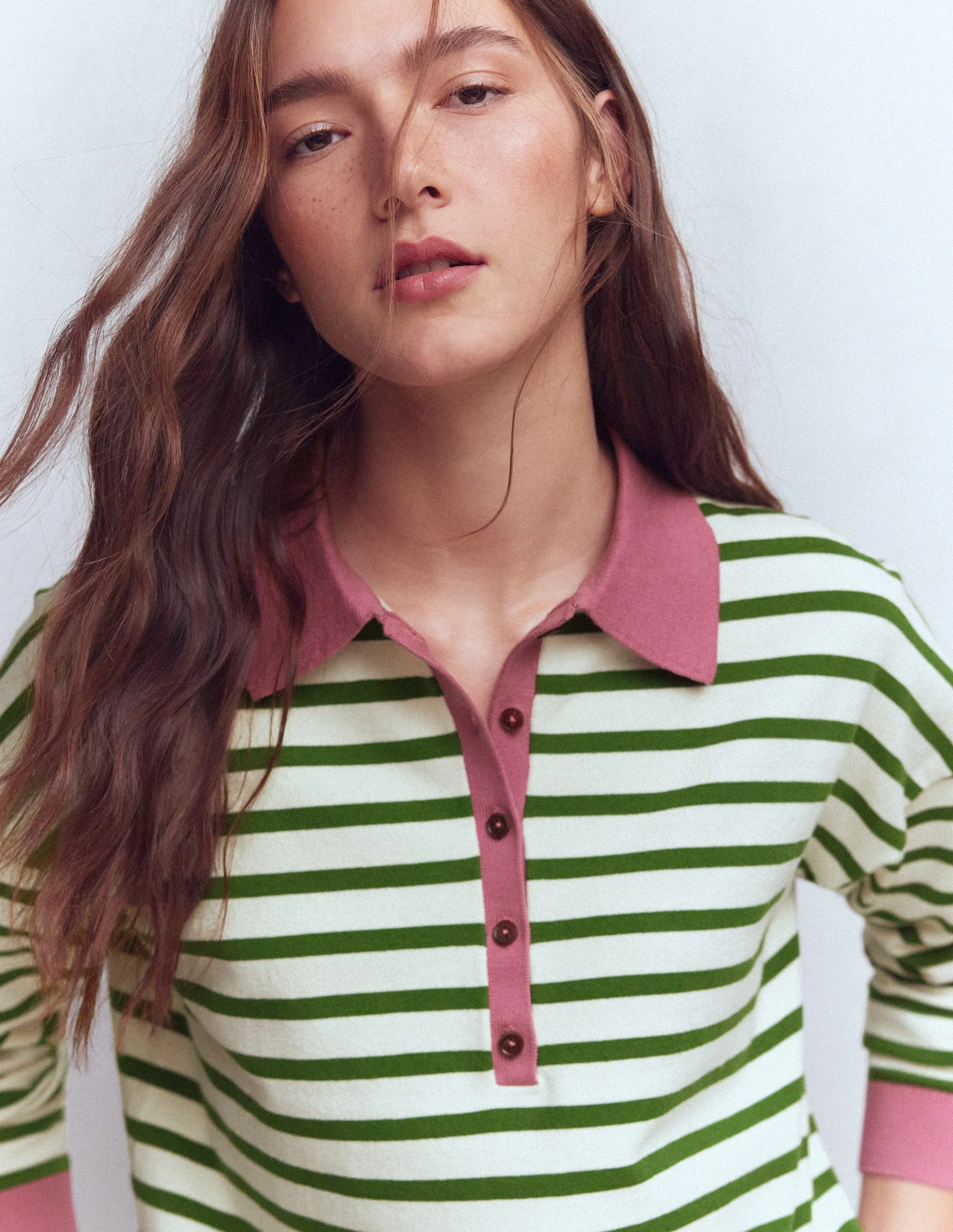 Lara Henley-Pullover aus Baumwolle-Warmes Naturweiß, Hofgrün Streifen - Image 2
