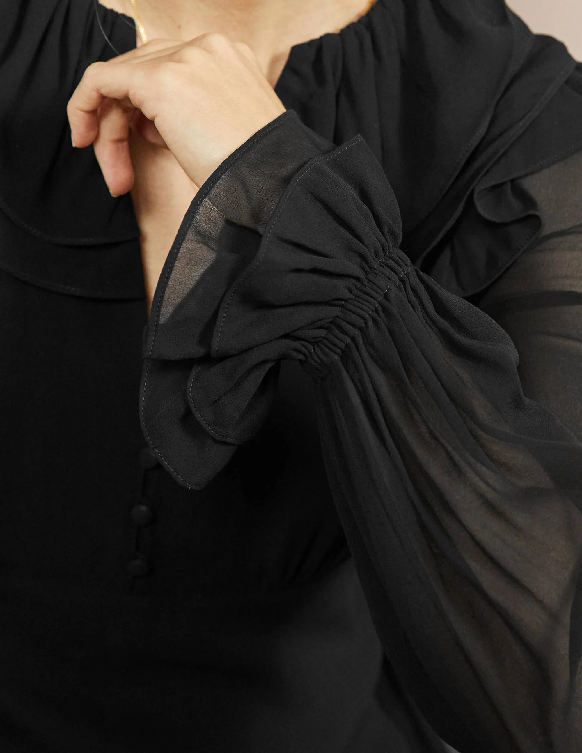 Lara Midikleid mit Rüschen-Schwarz - Image 5