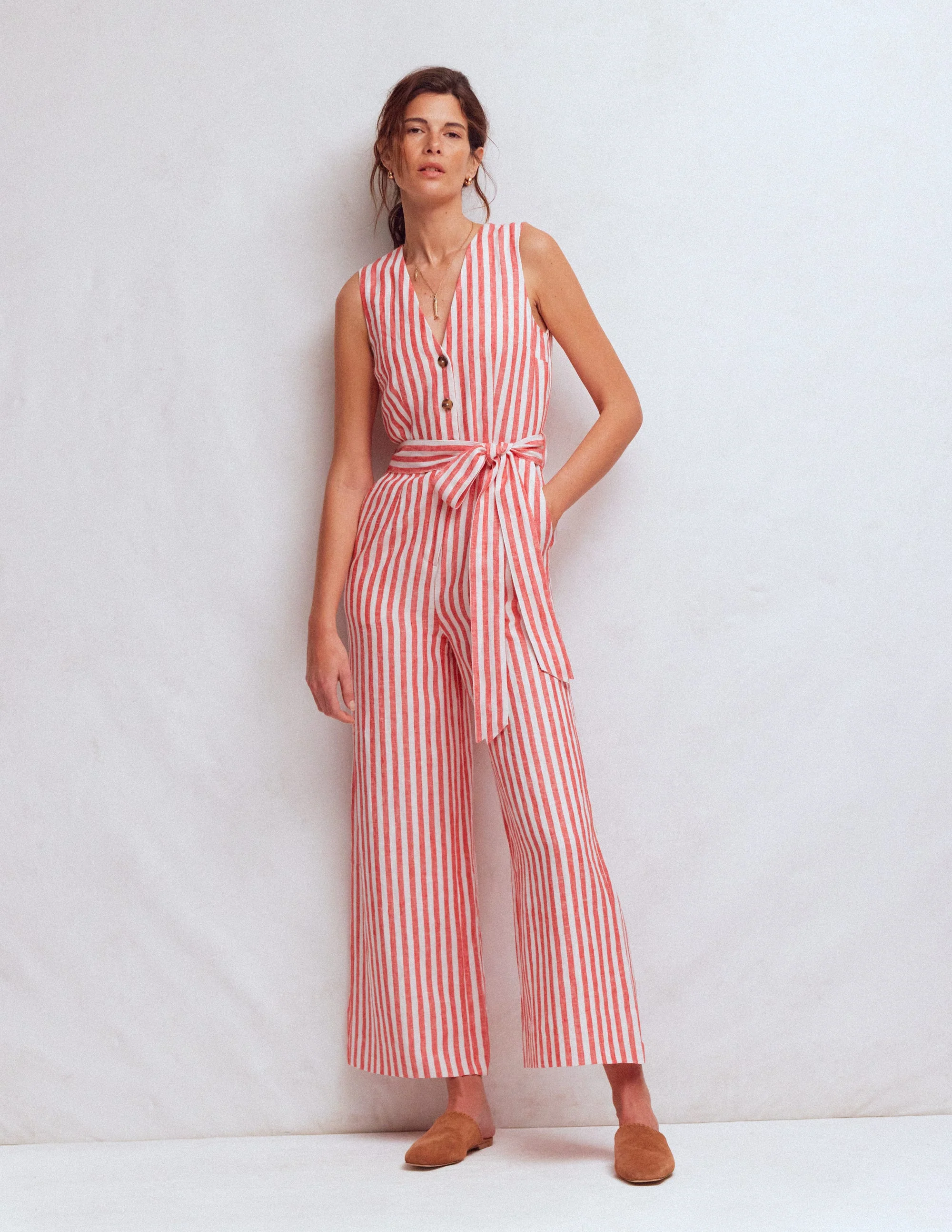 Laura Leinen-Jumpsuit mit V-Ausschnitt-Rot, Naturweiß gestreift - Image 5